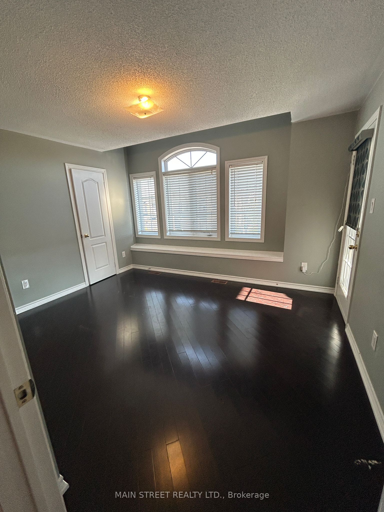 MLS #W12382770 image #11