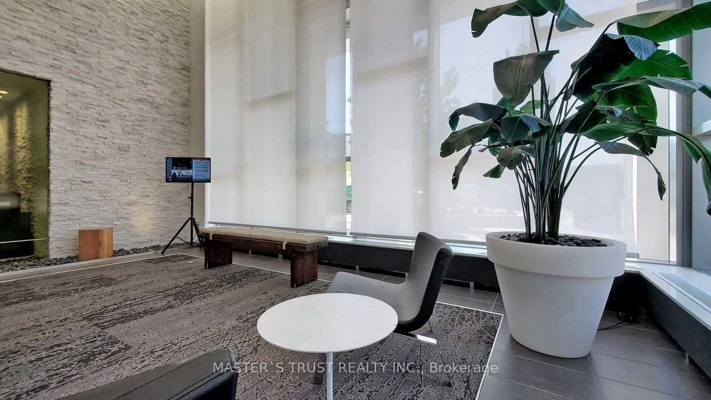 MLS #W12382835 image #3