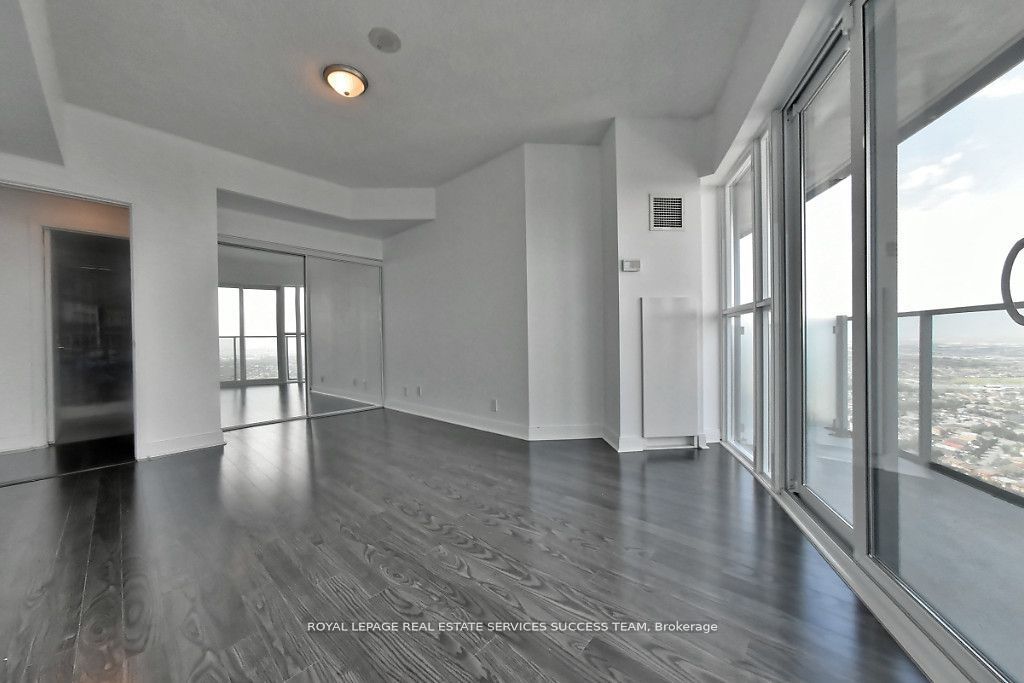 MLS #W12383775 image #2