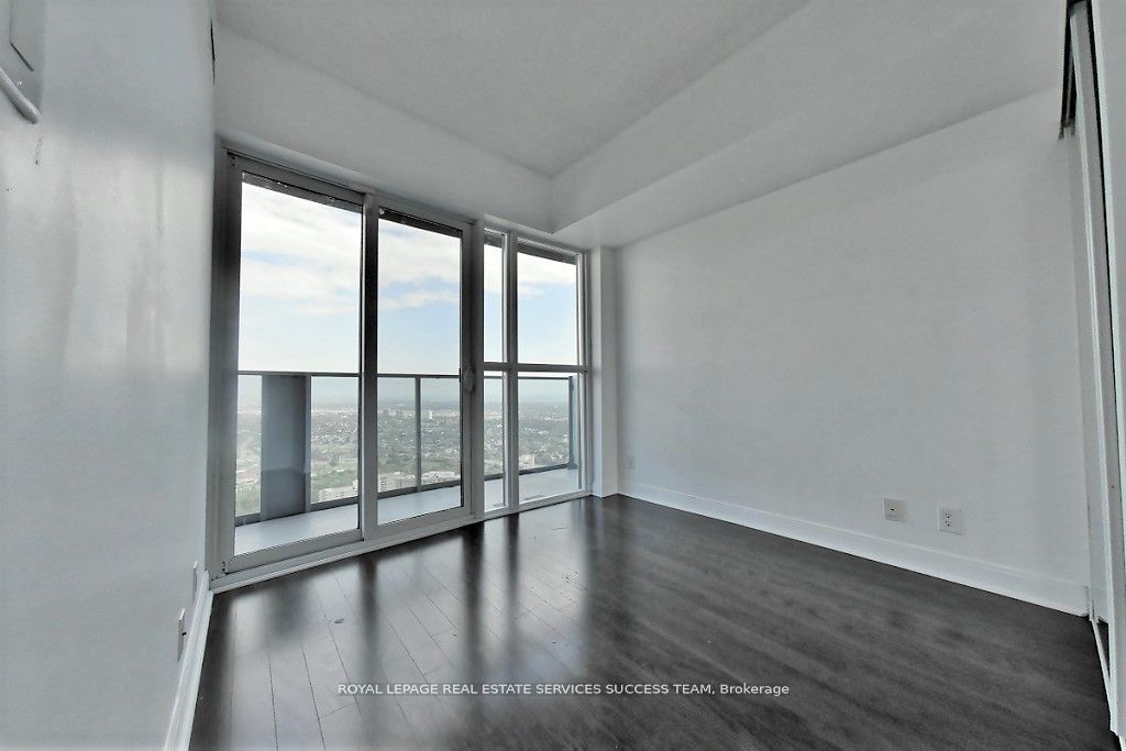 MLS #W12383775 image #4