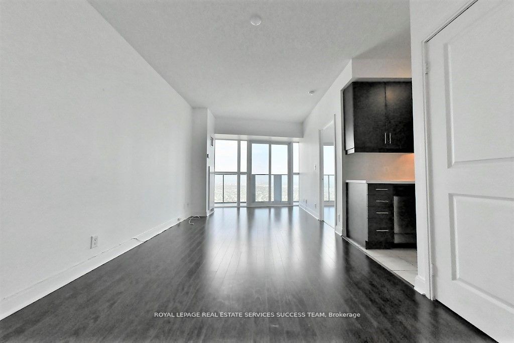 MLS #W12383775 image #5