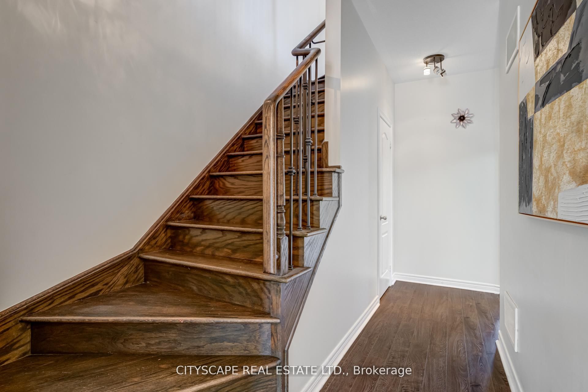 MLS #W12384605 image #10