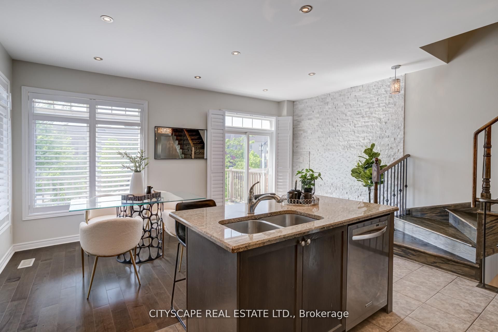 MLS #W12384605 image #20