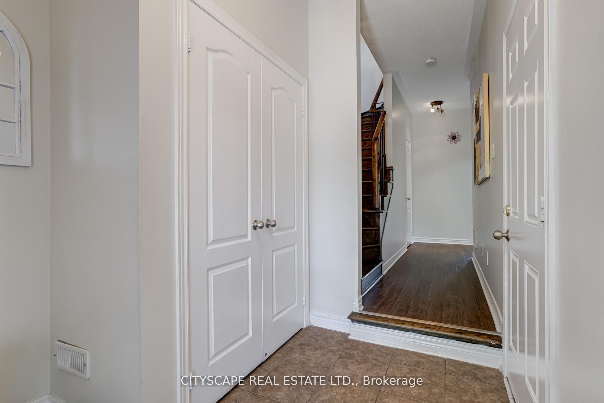 MLS #W12384605 image #3