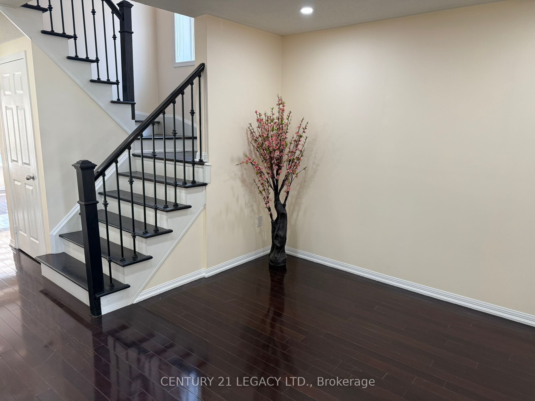 MLS #W12384700 image #2