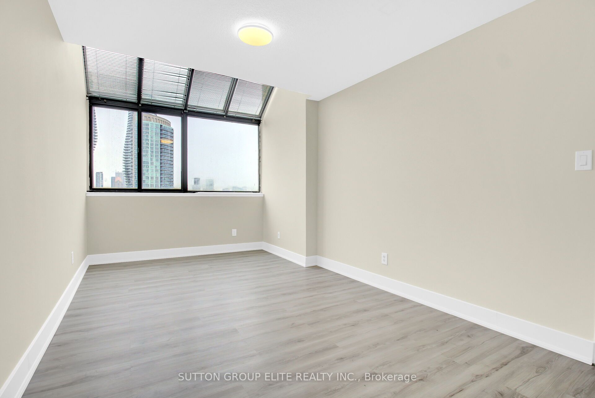 MLS #W12385632 image #27