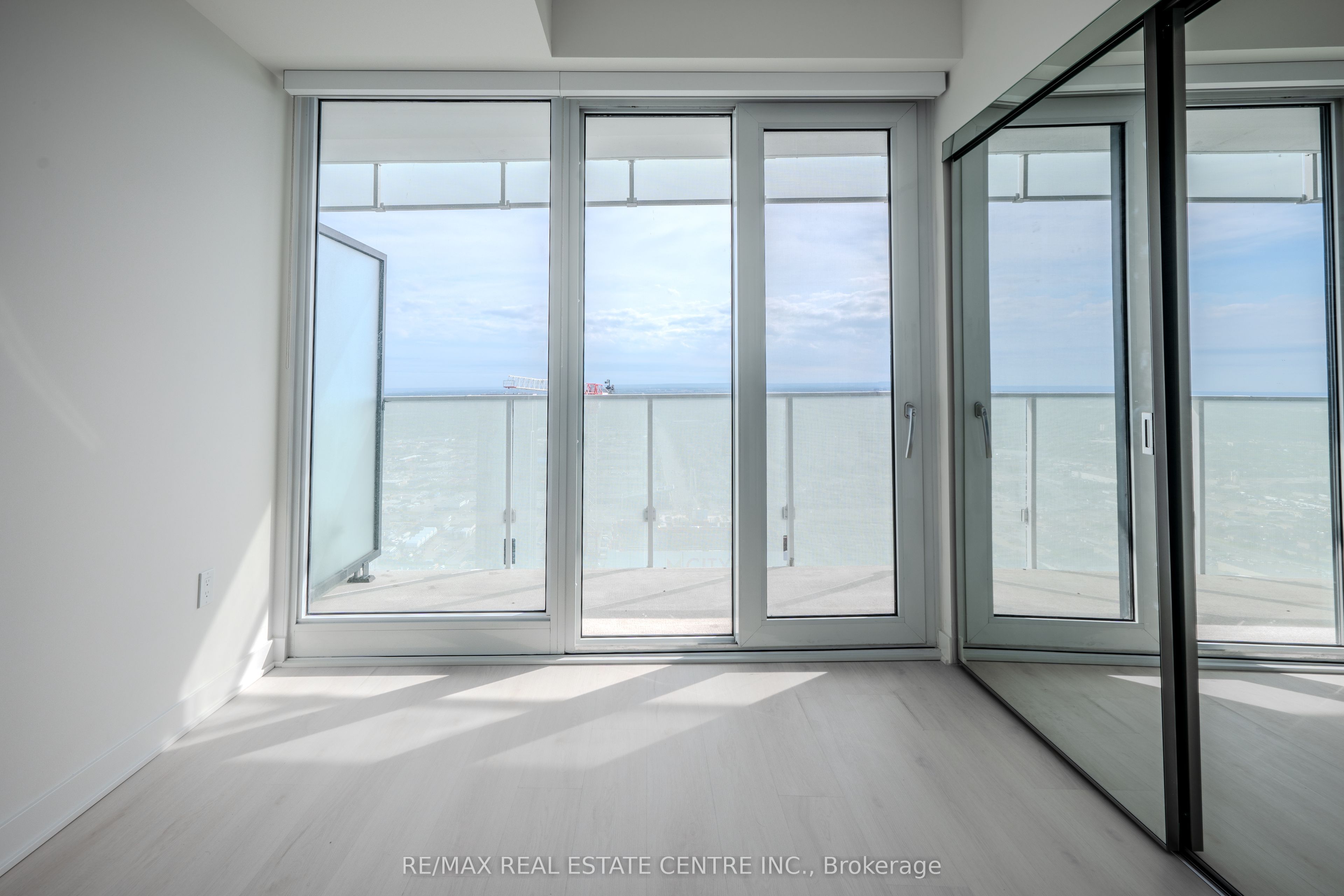 MLS #W12385963 image #12