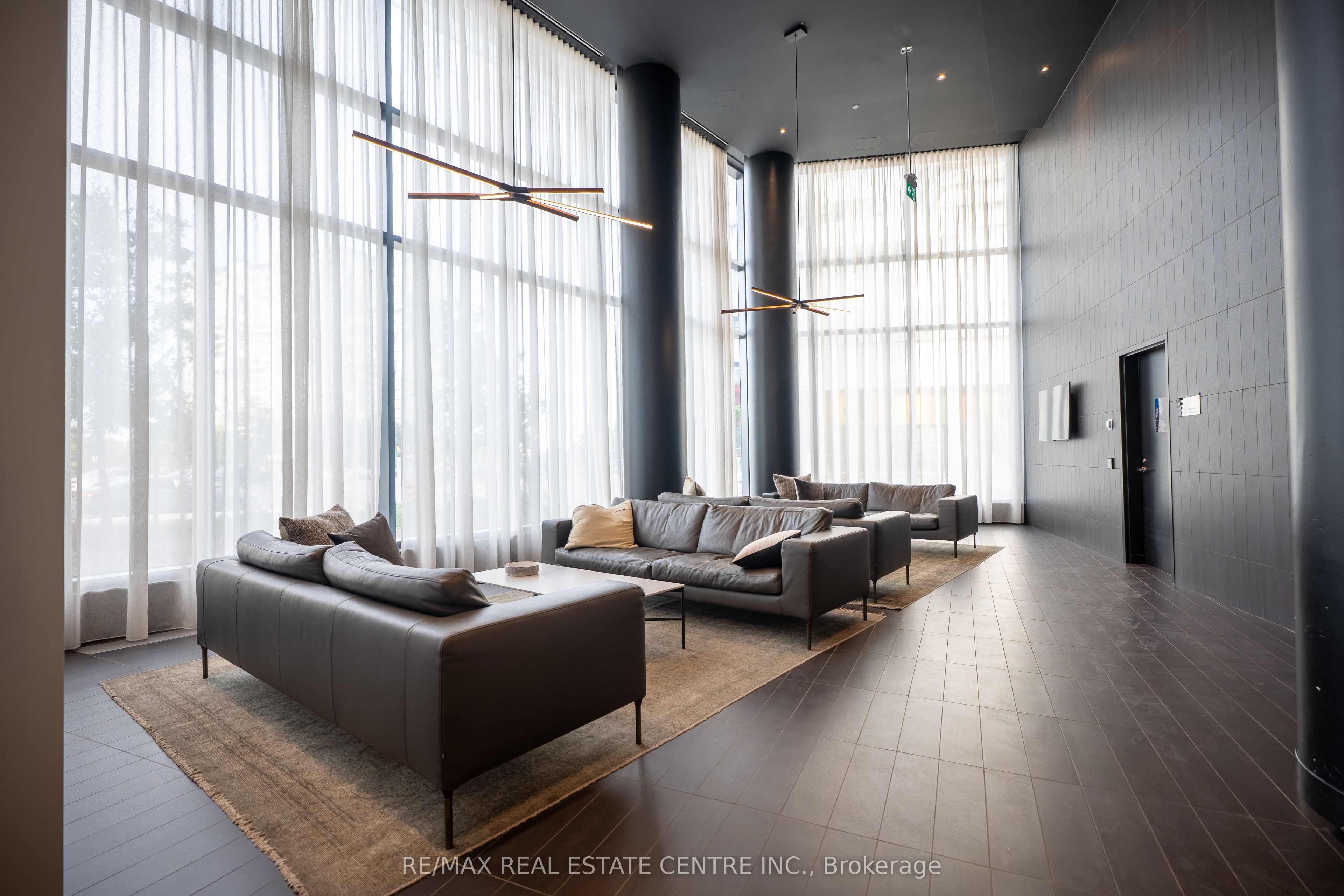 MLS #W12385963 image #2