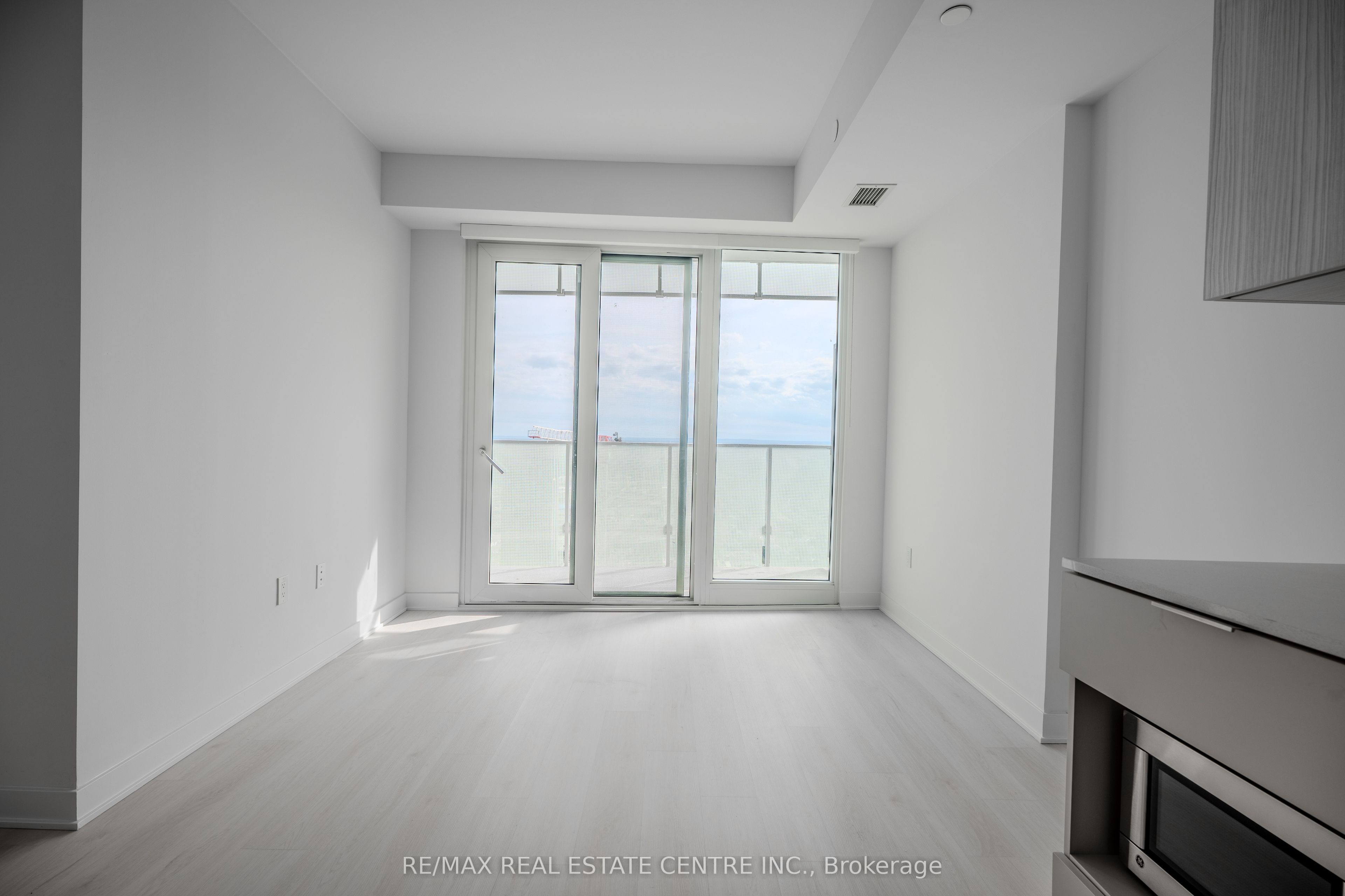 MLS #W12385963 image #5