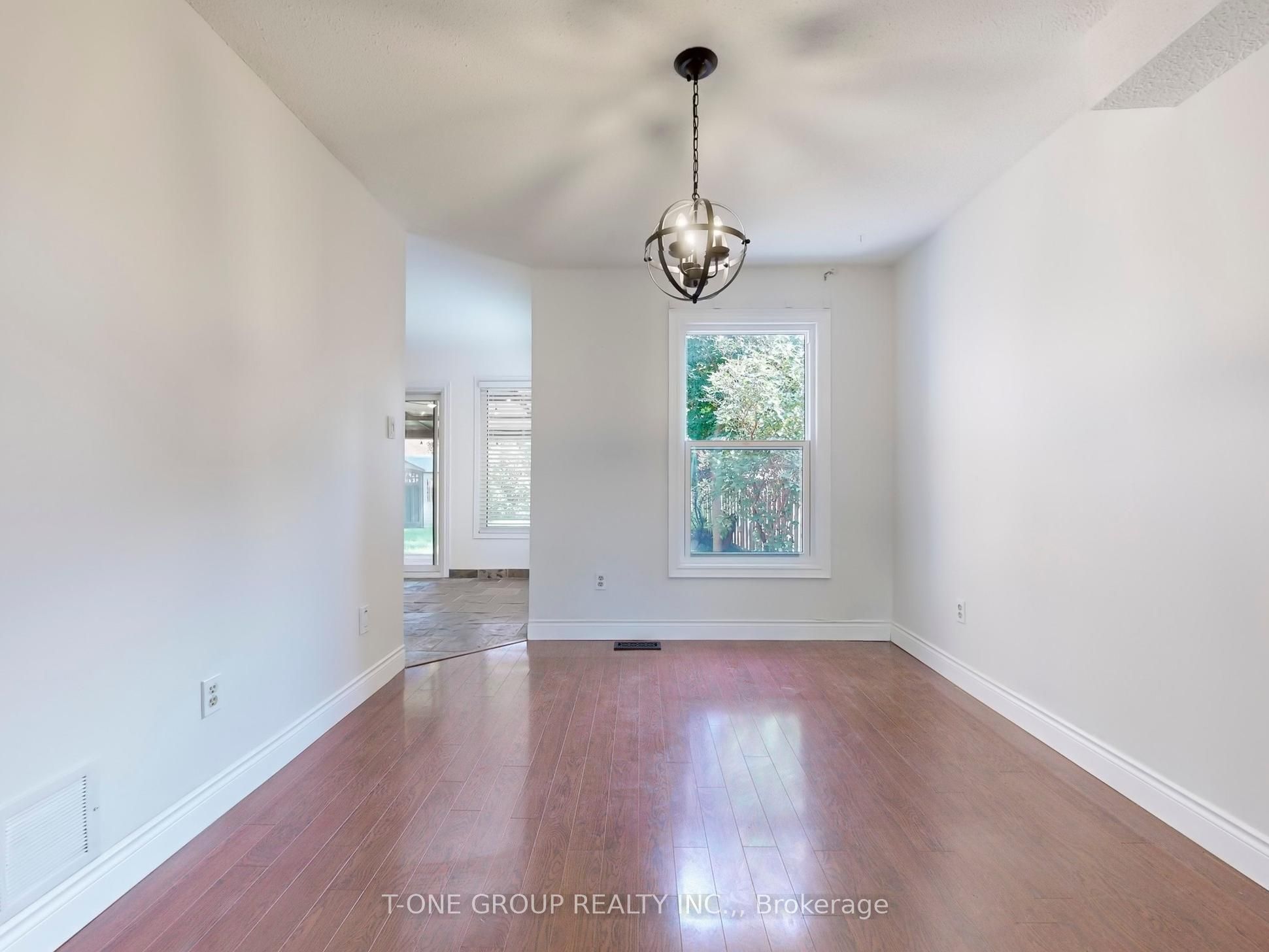 MLS #W12386212 image #6