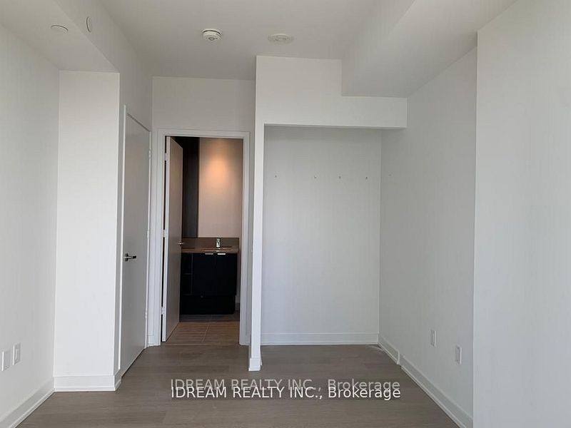 MLS #W12386504 image #4