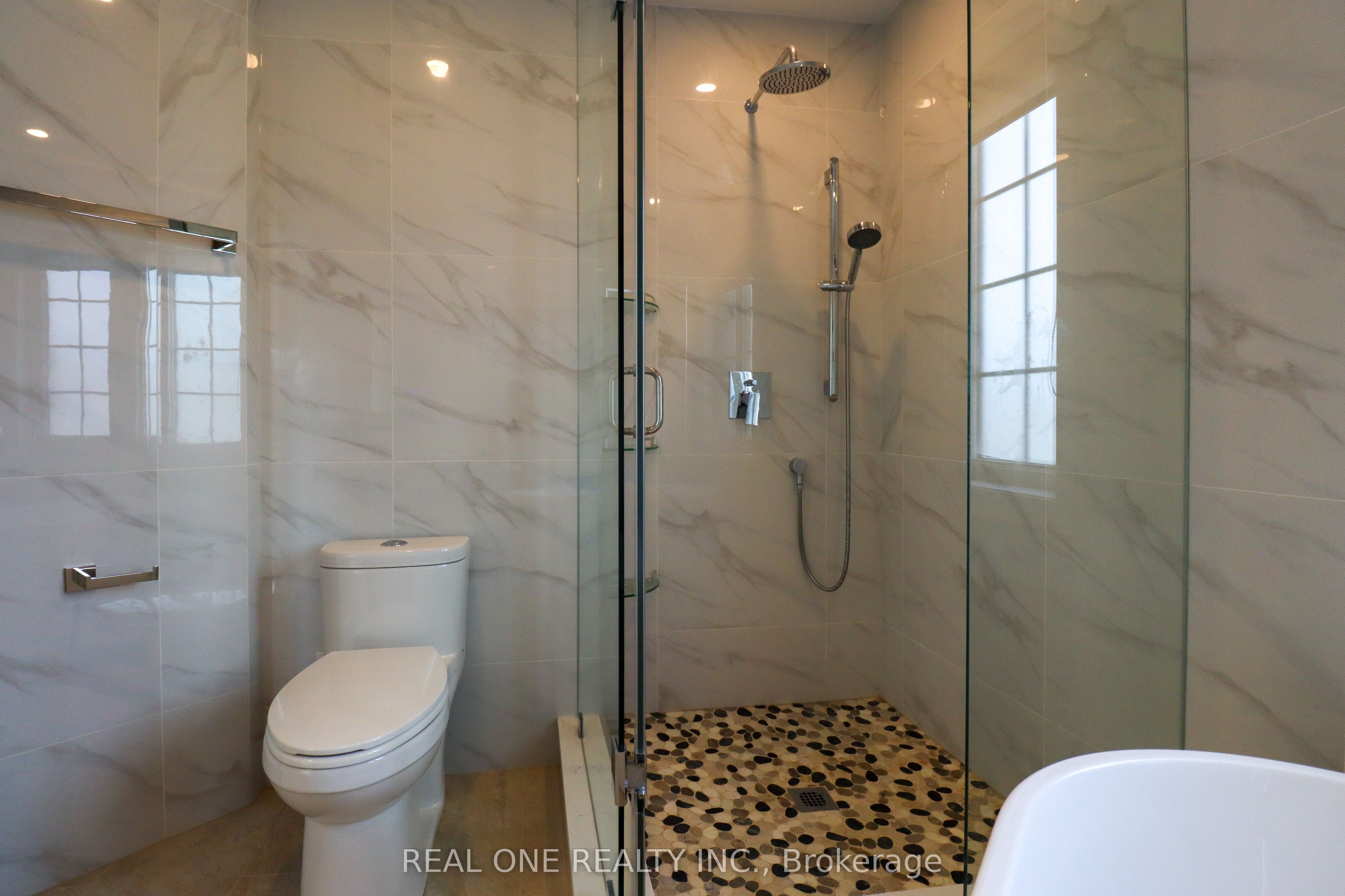 MLS #W12386836 image #21