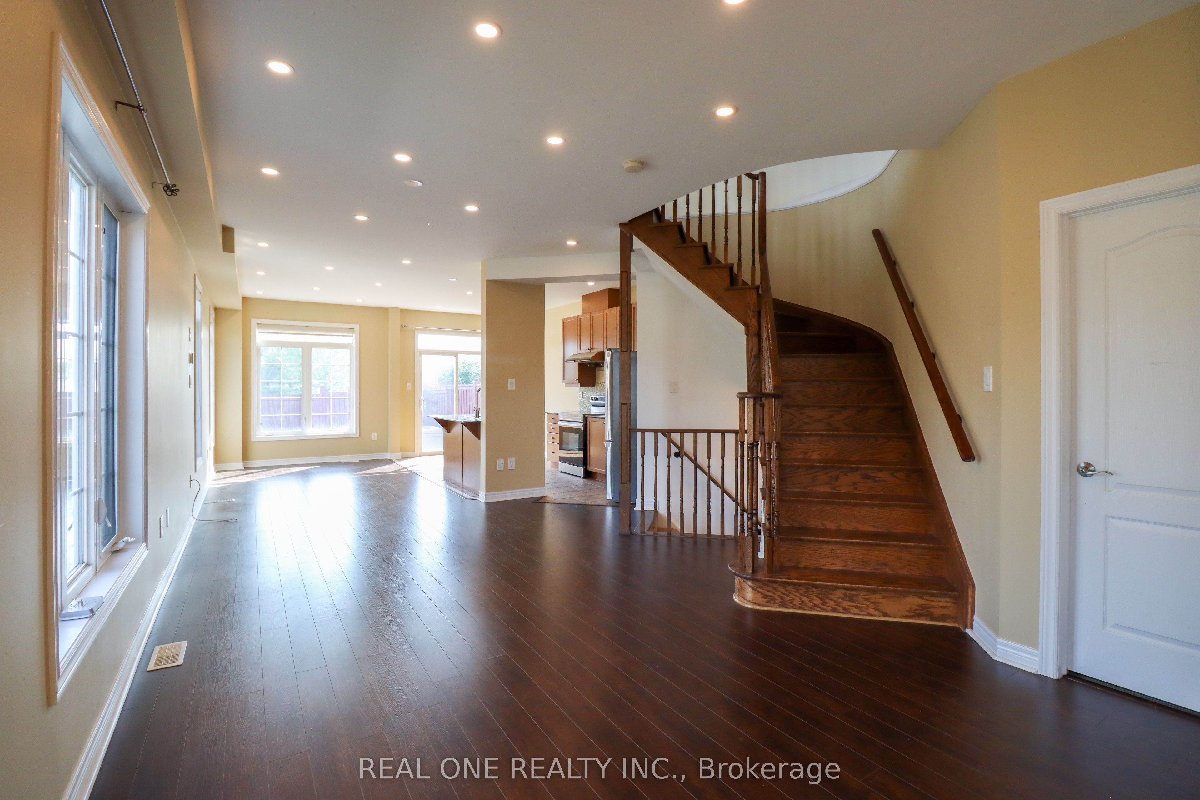 MLS #W12386836 image #6