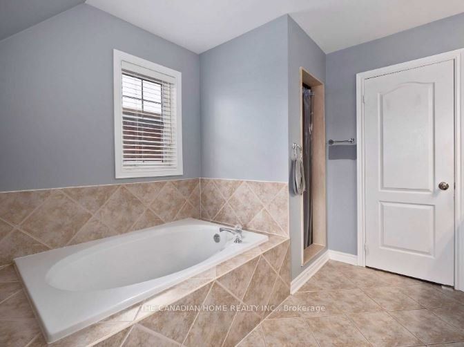 MLS #W12387077 image #10