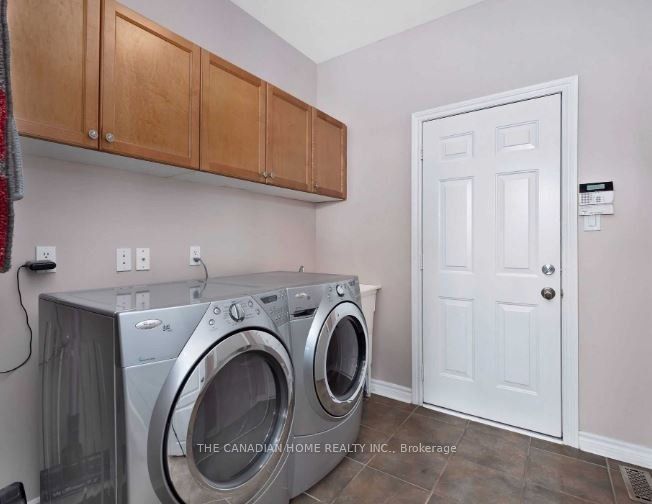 MLS #W12387077 image #8