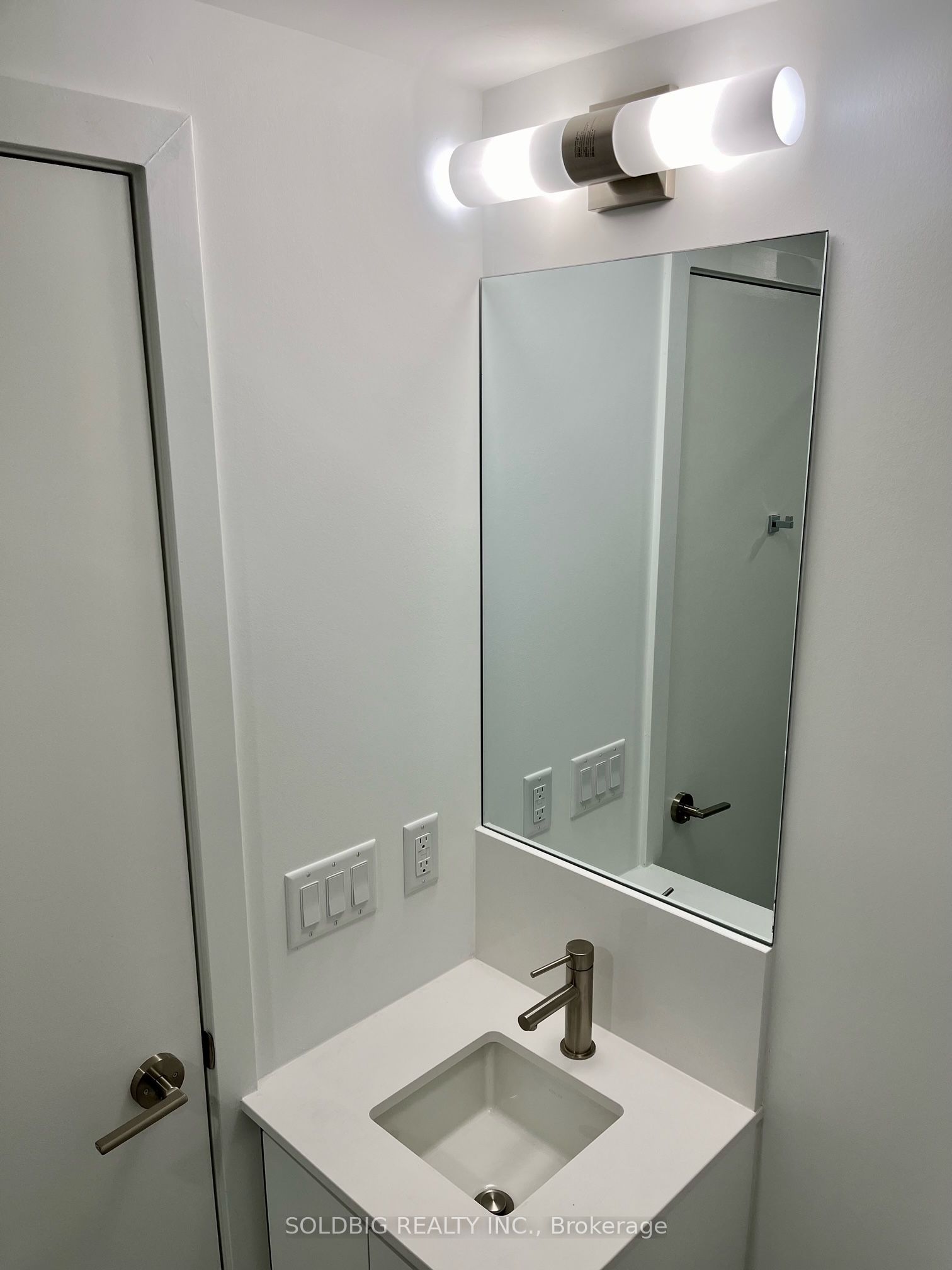 MLS #W12387199 image #7