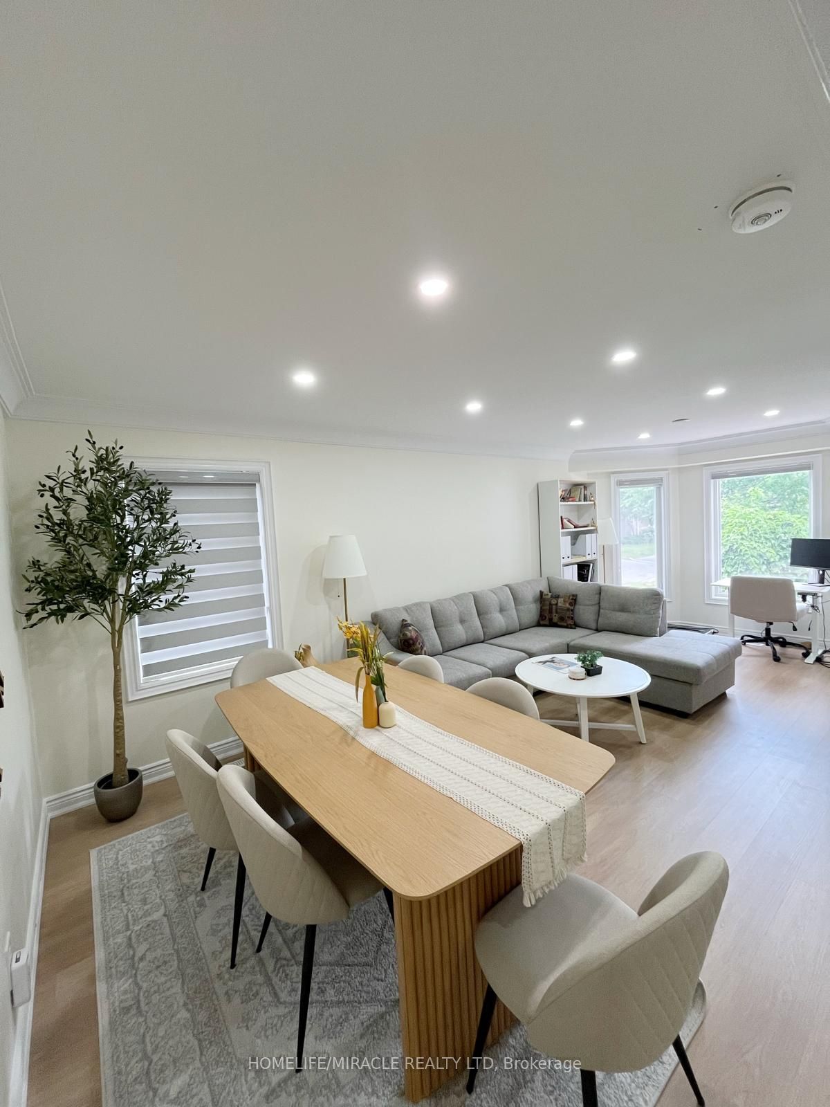 MLS #W12387242 image #2