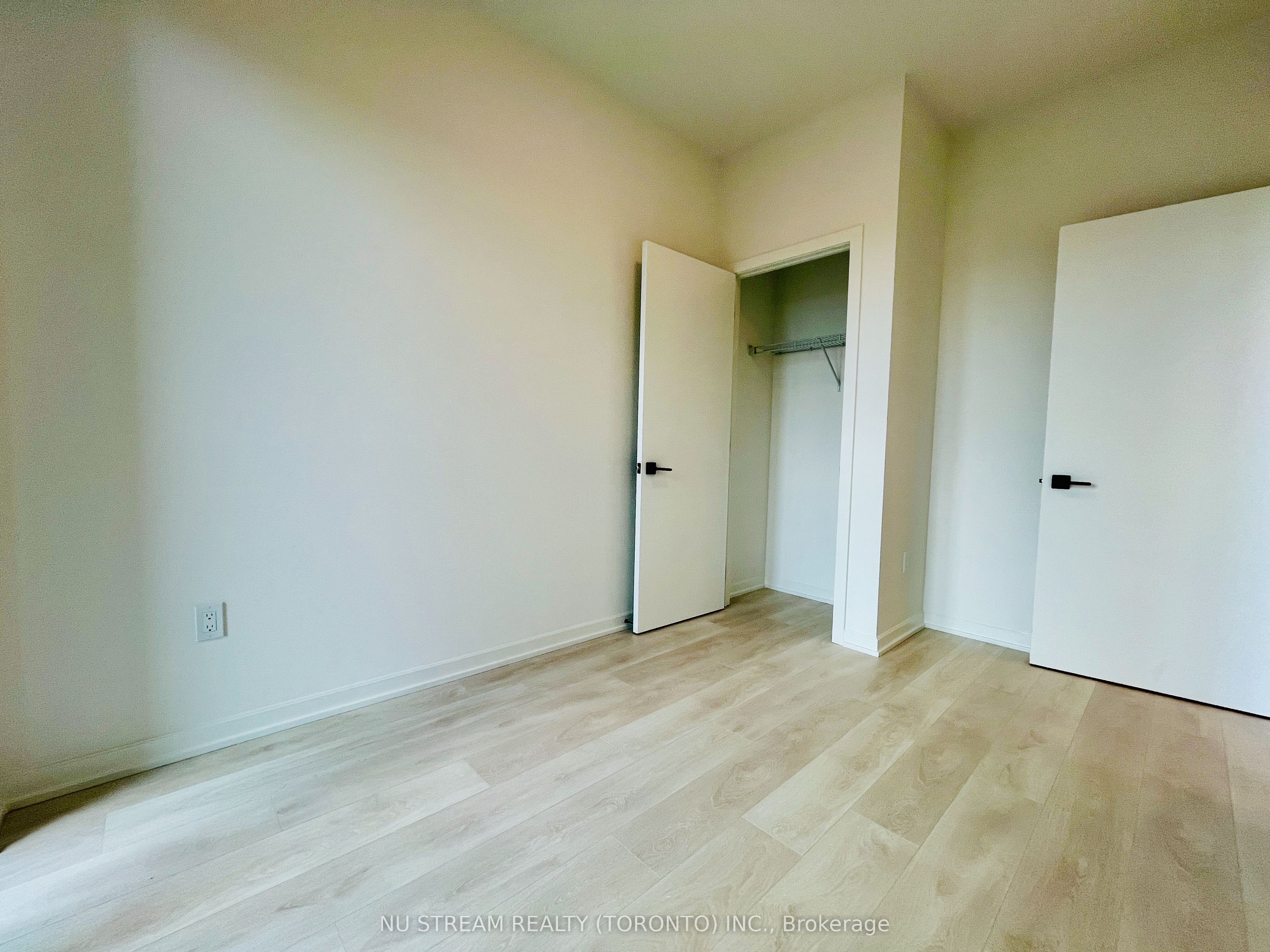 MLS #W12387255 image #15