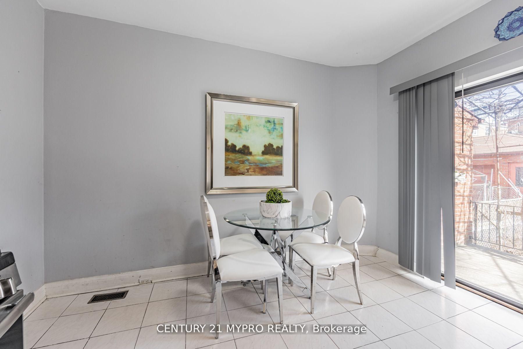 MLS #W12388056 image #10