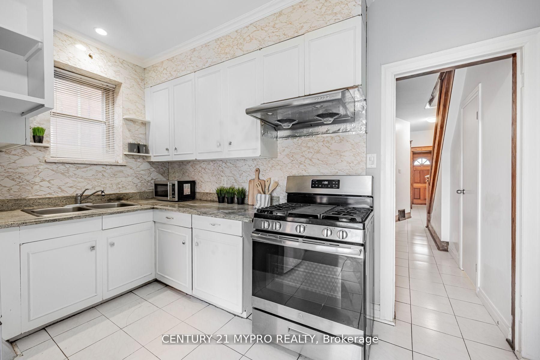 MLS #W12388056 image #12