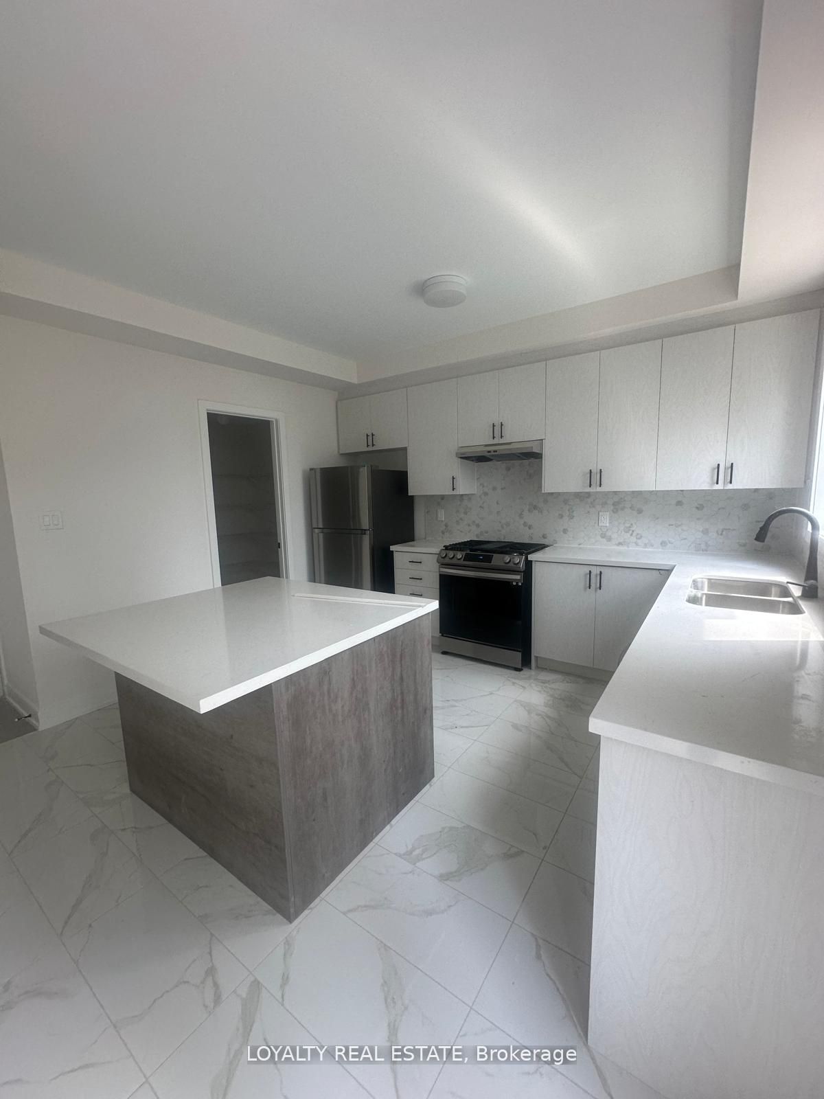 MLS #W12388101 image #1