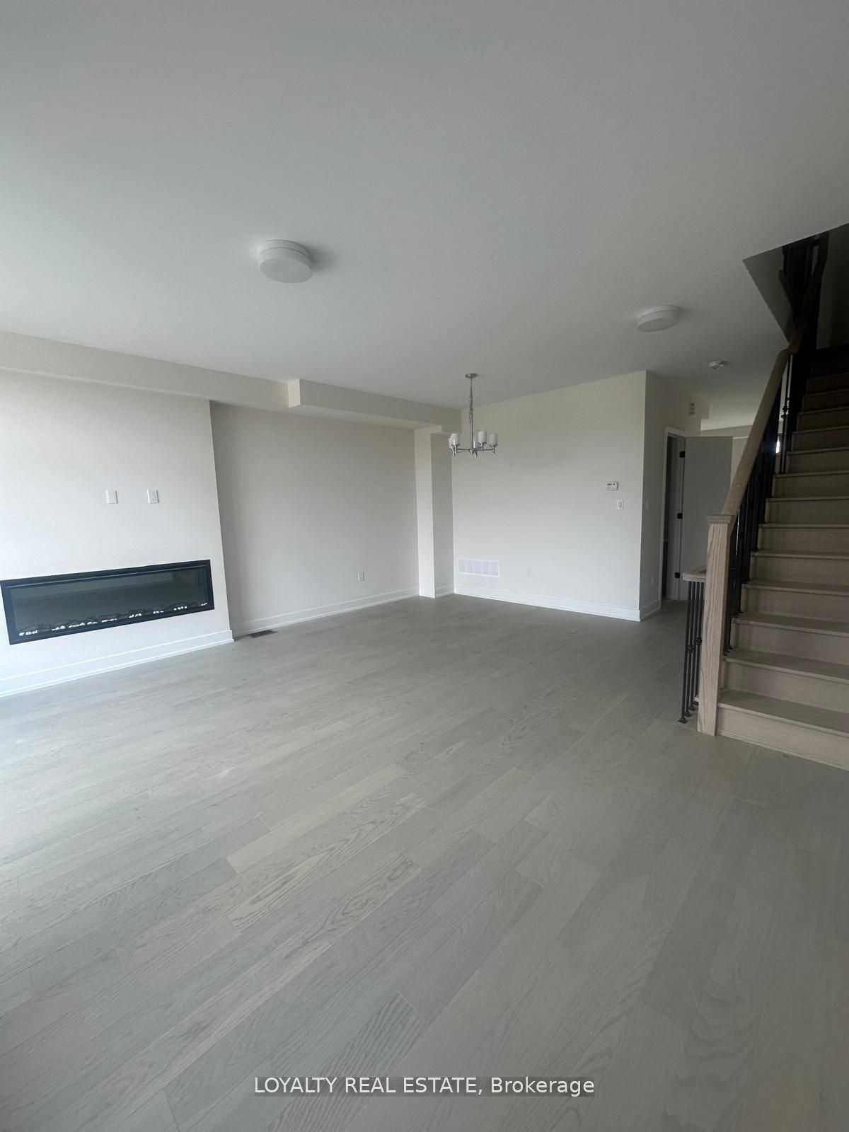 MLS #W12388101 image #2