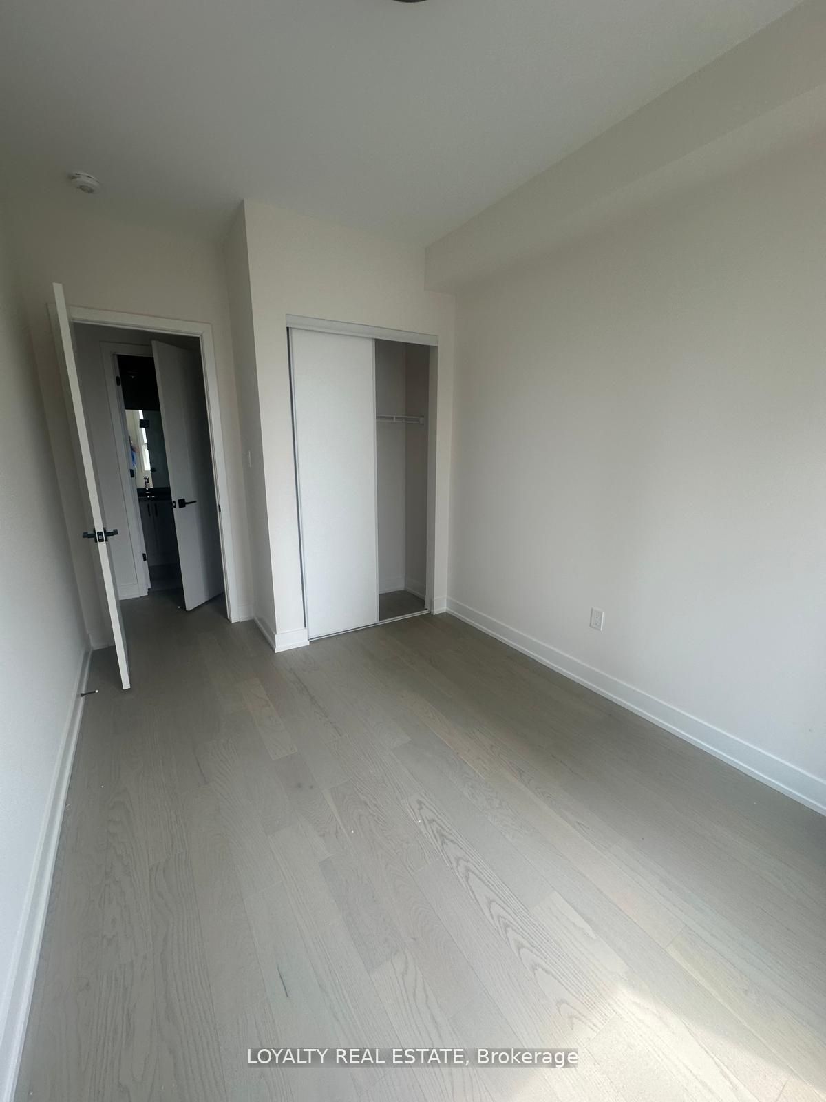 MLS #W12388101 image #6