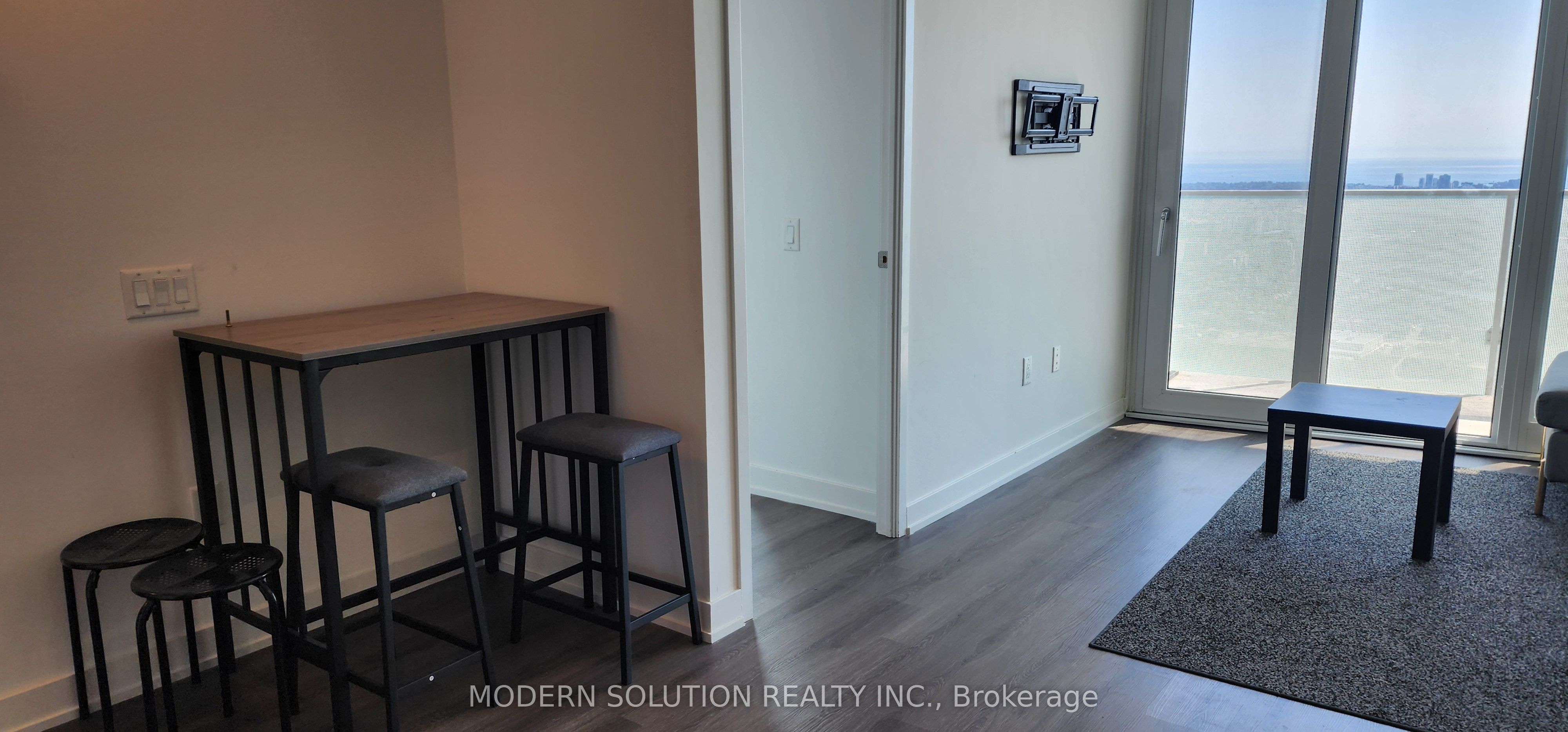 MLS #W12388772 image #2