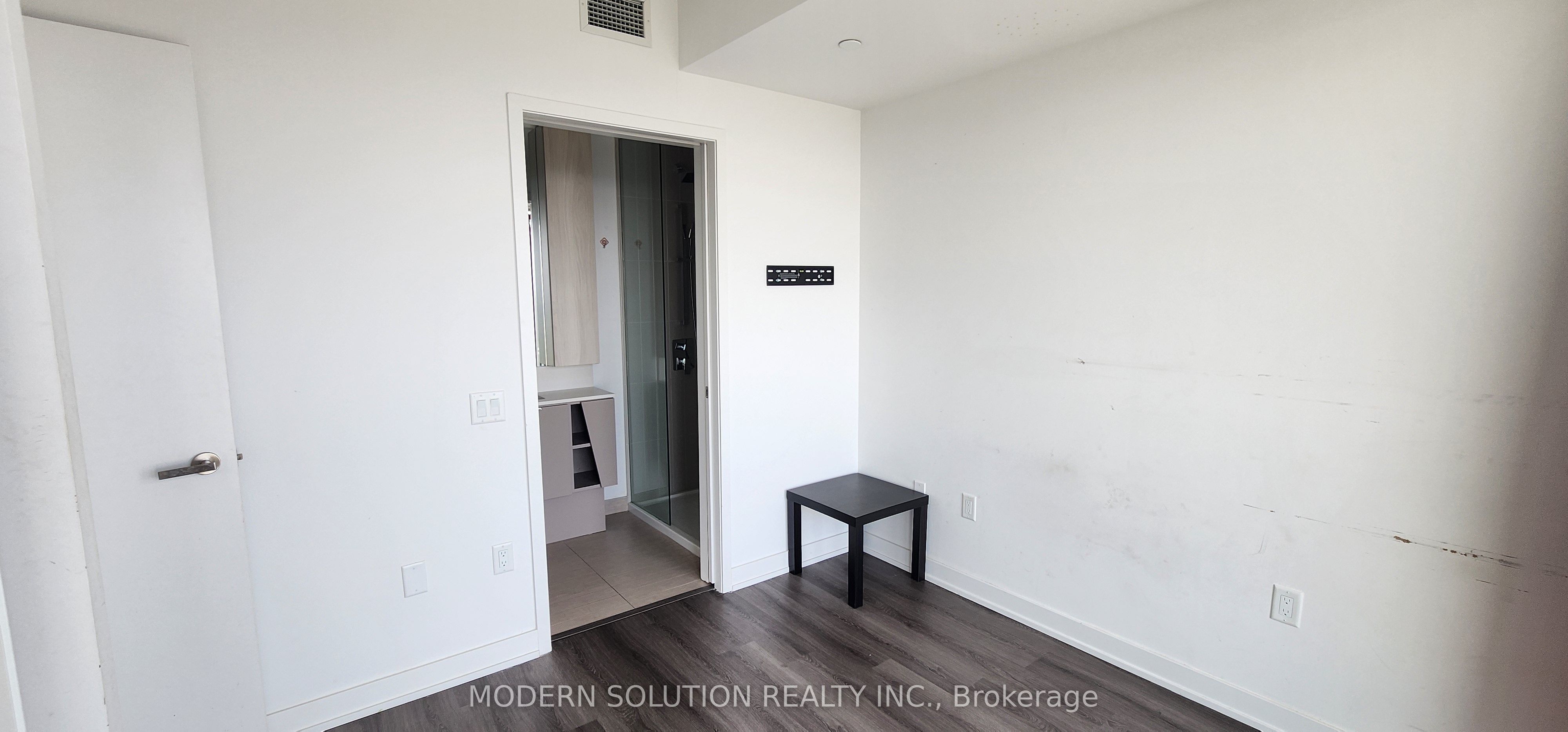 MLS #W12388772 image #6