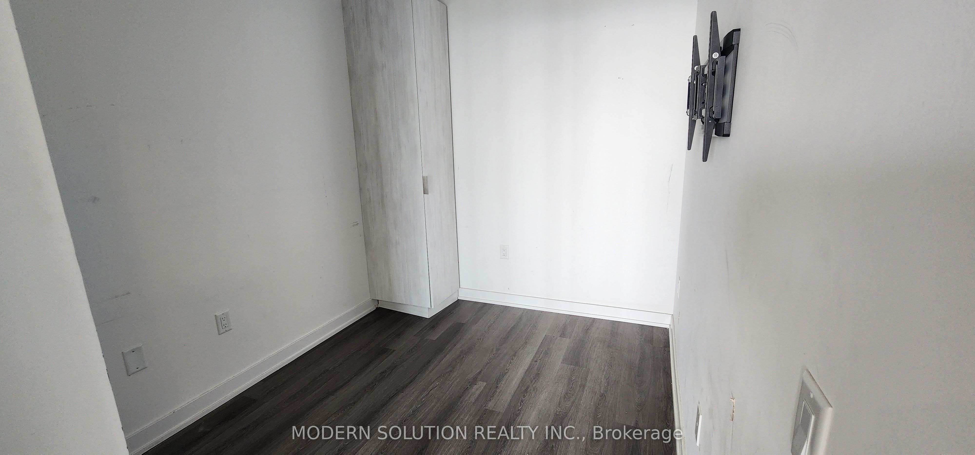 MLS #W12388772 image #9