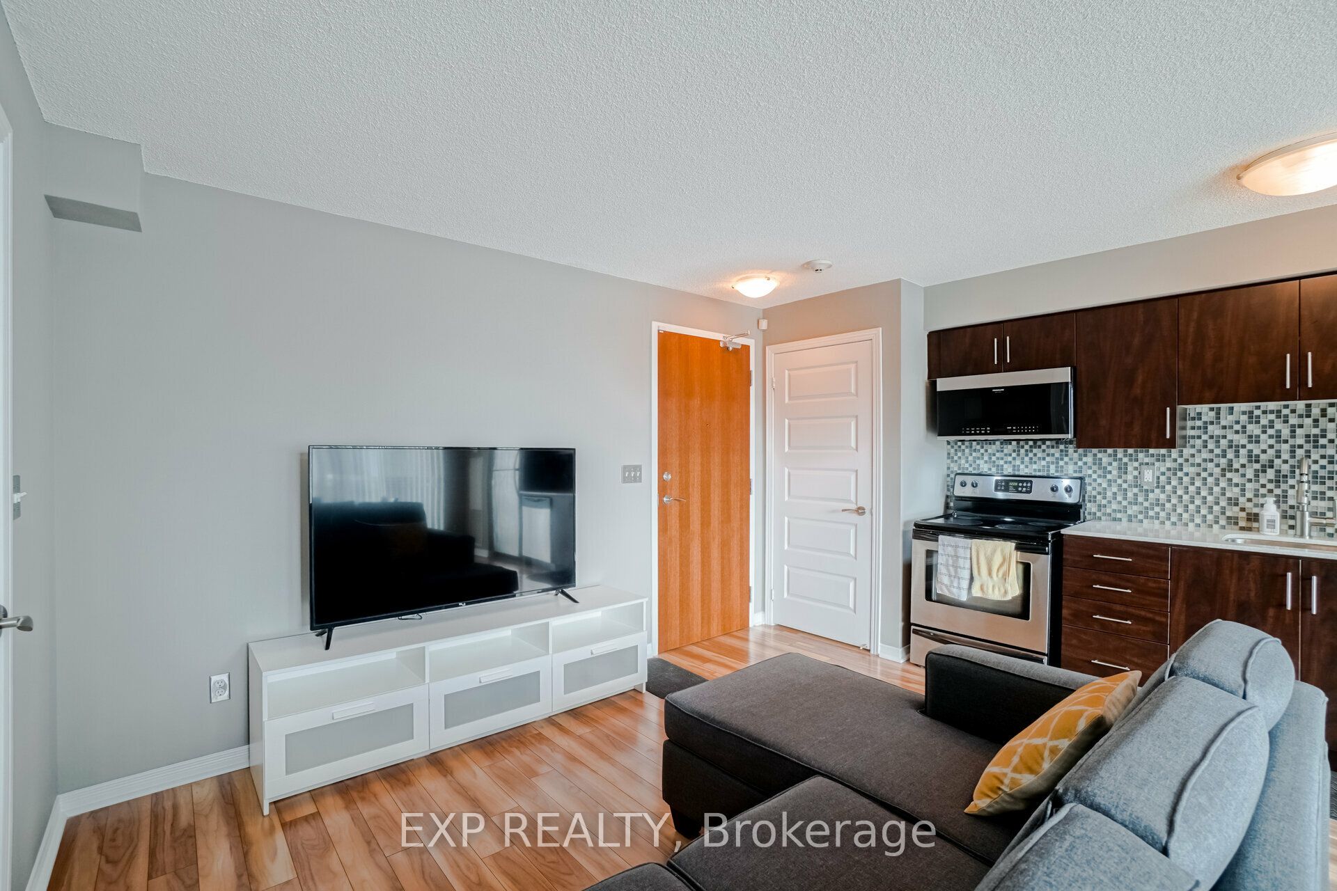 MLS #W12389041 image #6