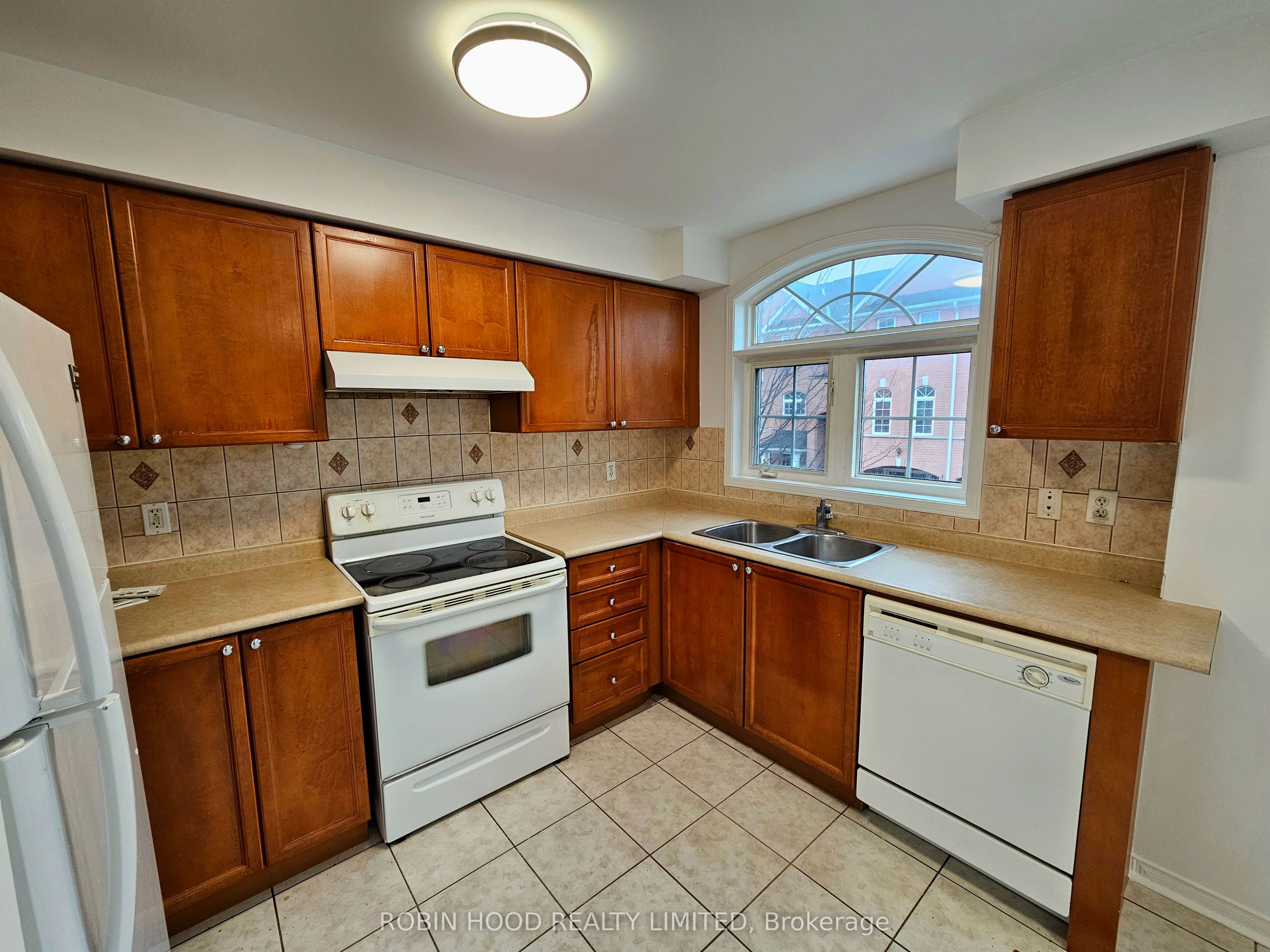 MLS #W12389960 image #4