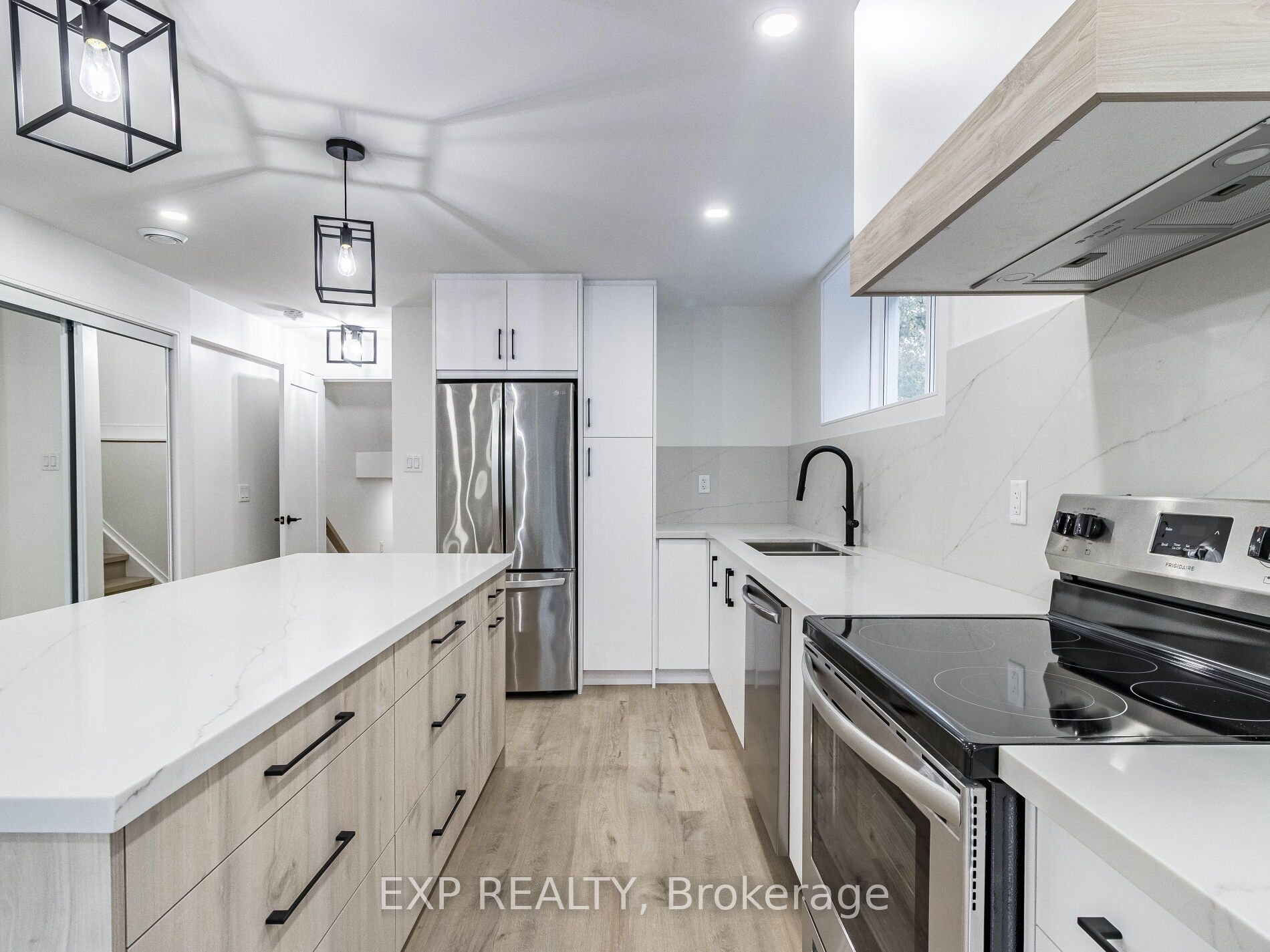 MLS #W12390010 image #12