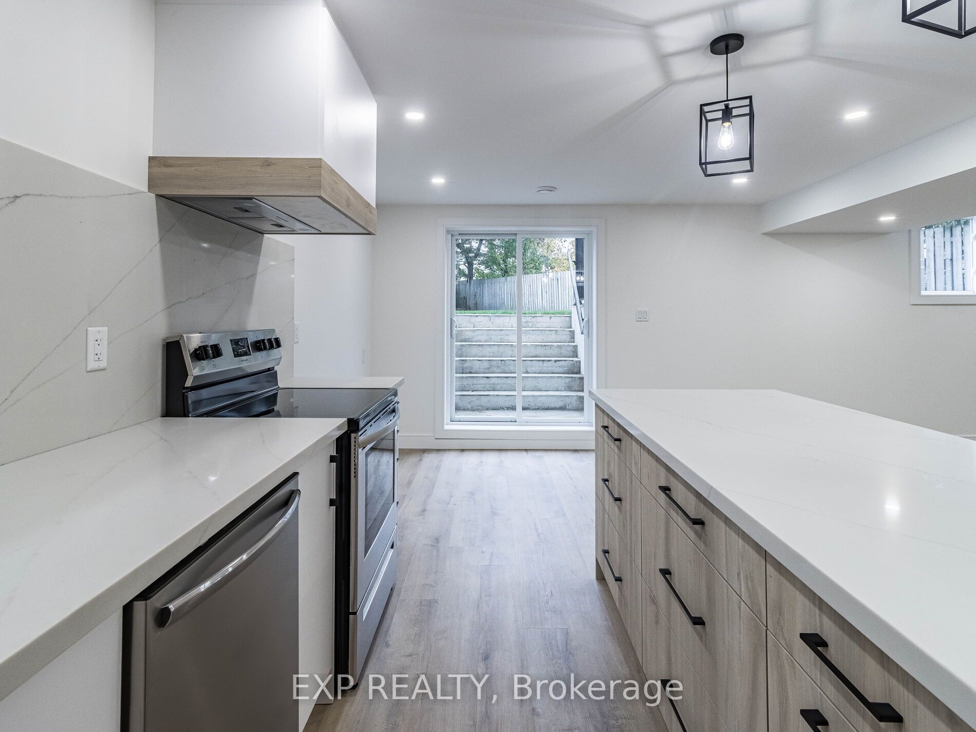 MLS #W12390010 image #13