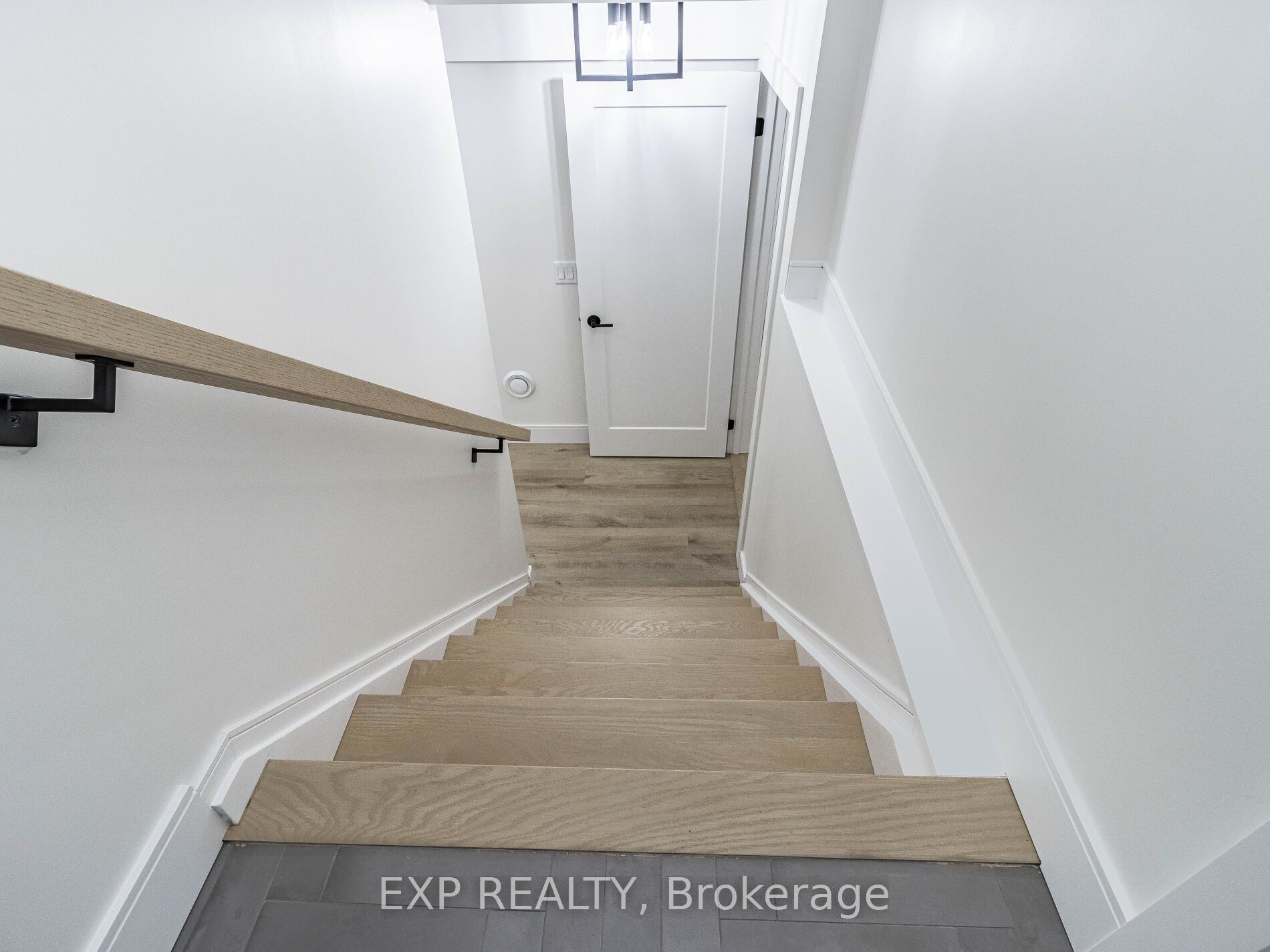 MLS #W12390010 image #2