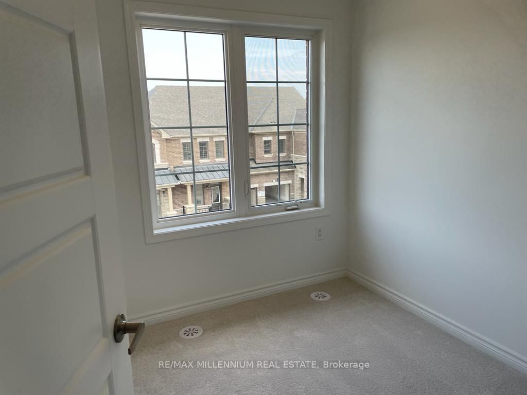 MLS #W12390263 image #11