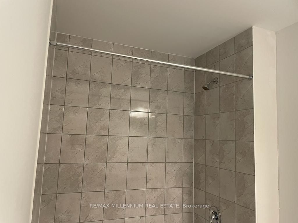 MLS #W12390263 image #12