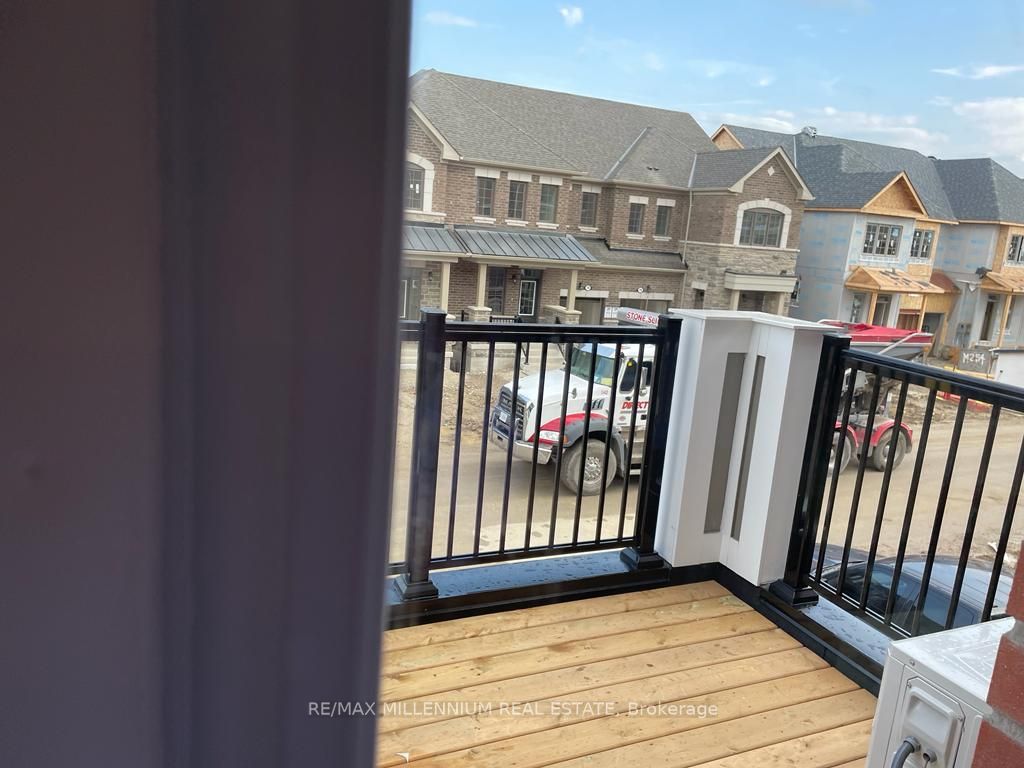 MLS #W12390263 image #5