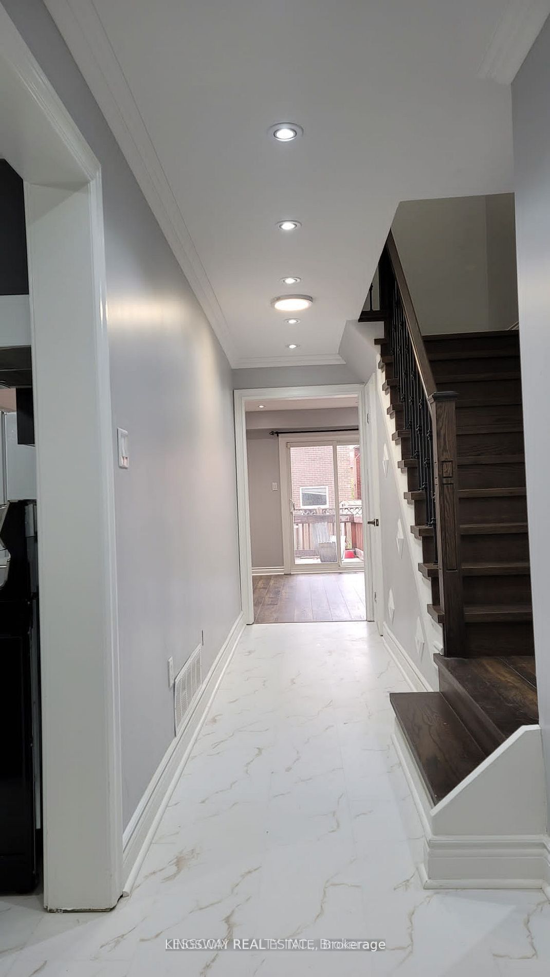 MLS #W12390285 image #3