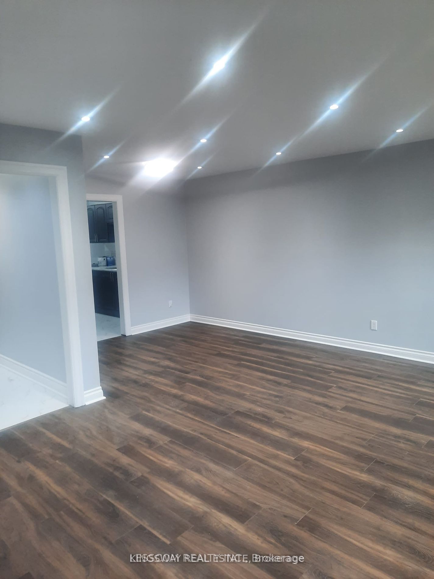 MLS #W12390285 image #9