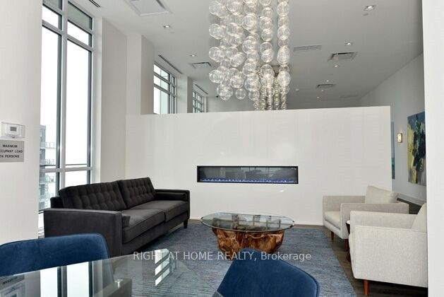 MLS #W12390652 image #5