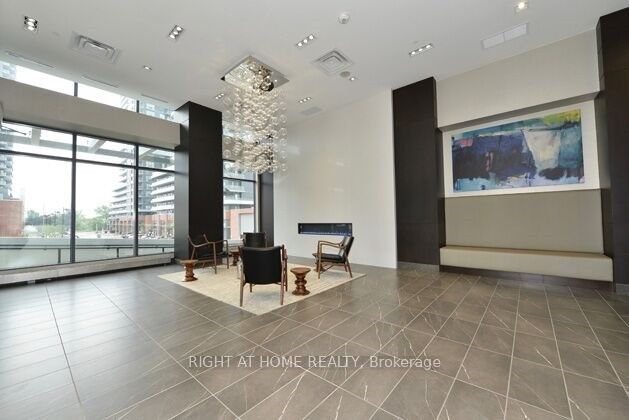 MLS #W12390652 image #9