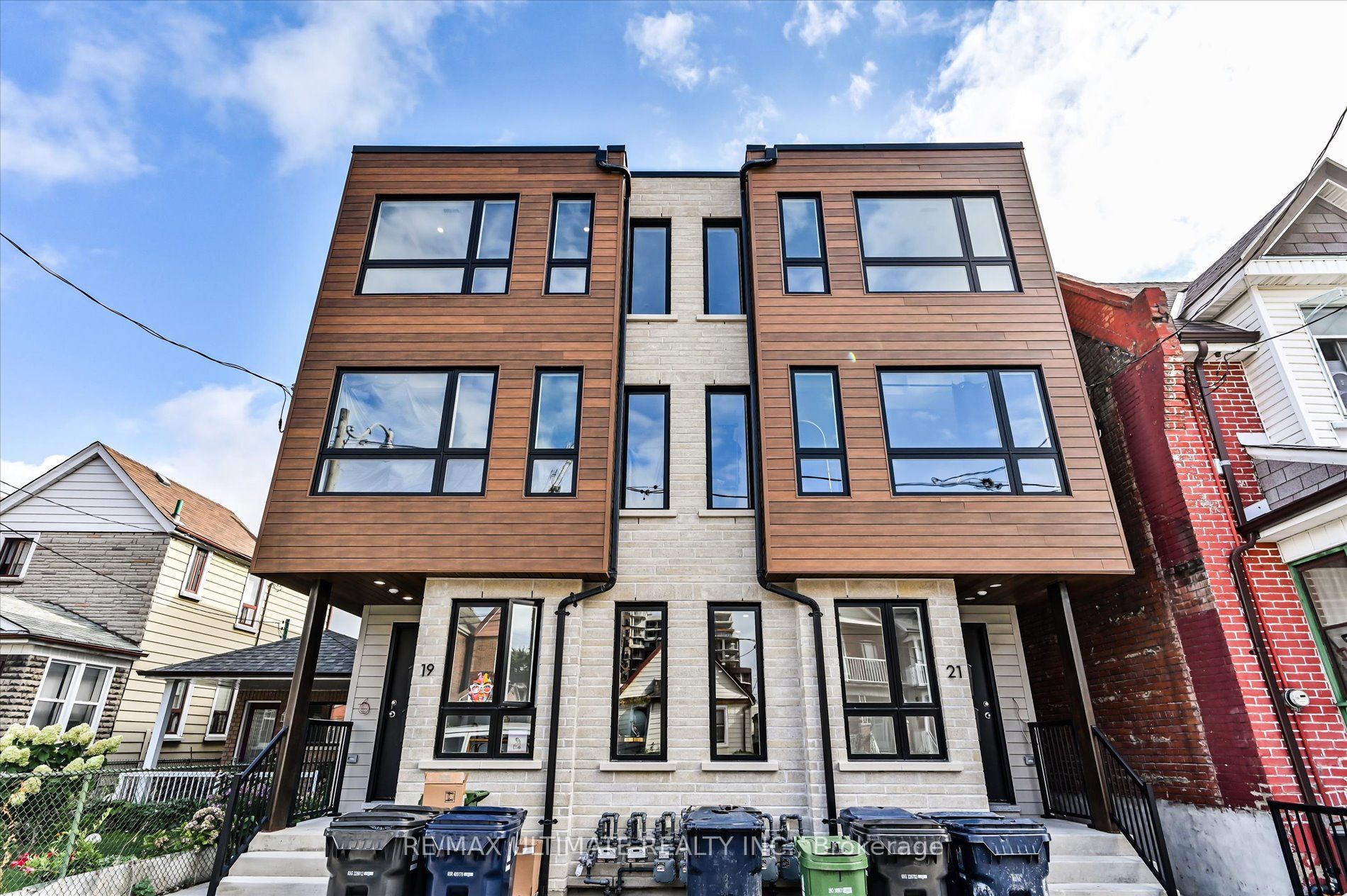 MLS #W12390762 image #1