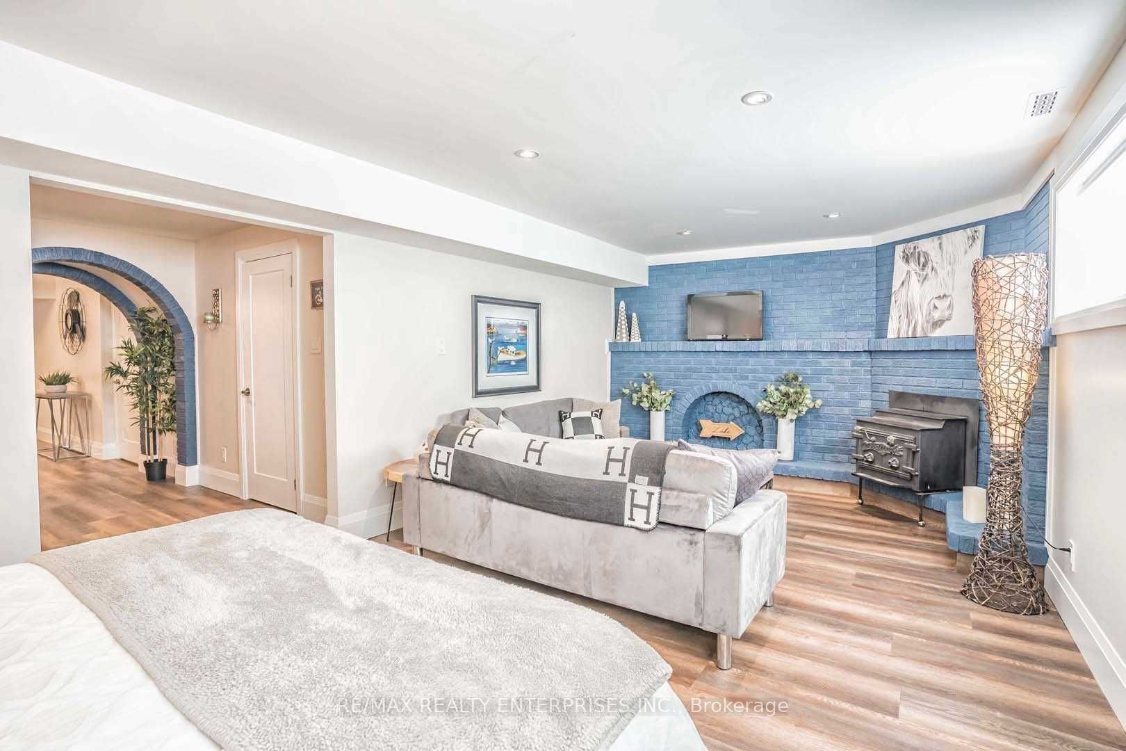 MLS #W12391506 image #10