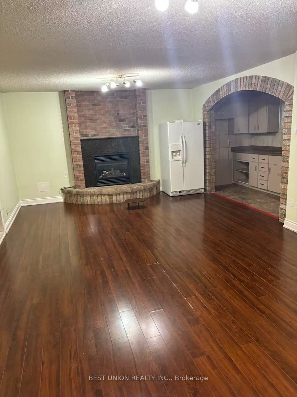 MLS #W12391692 image #2