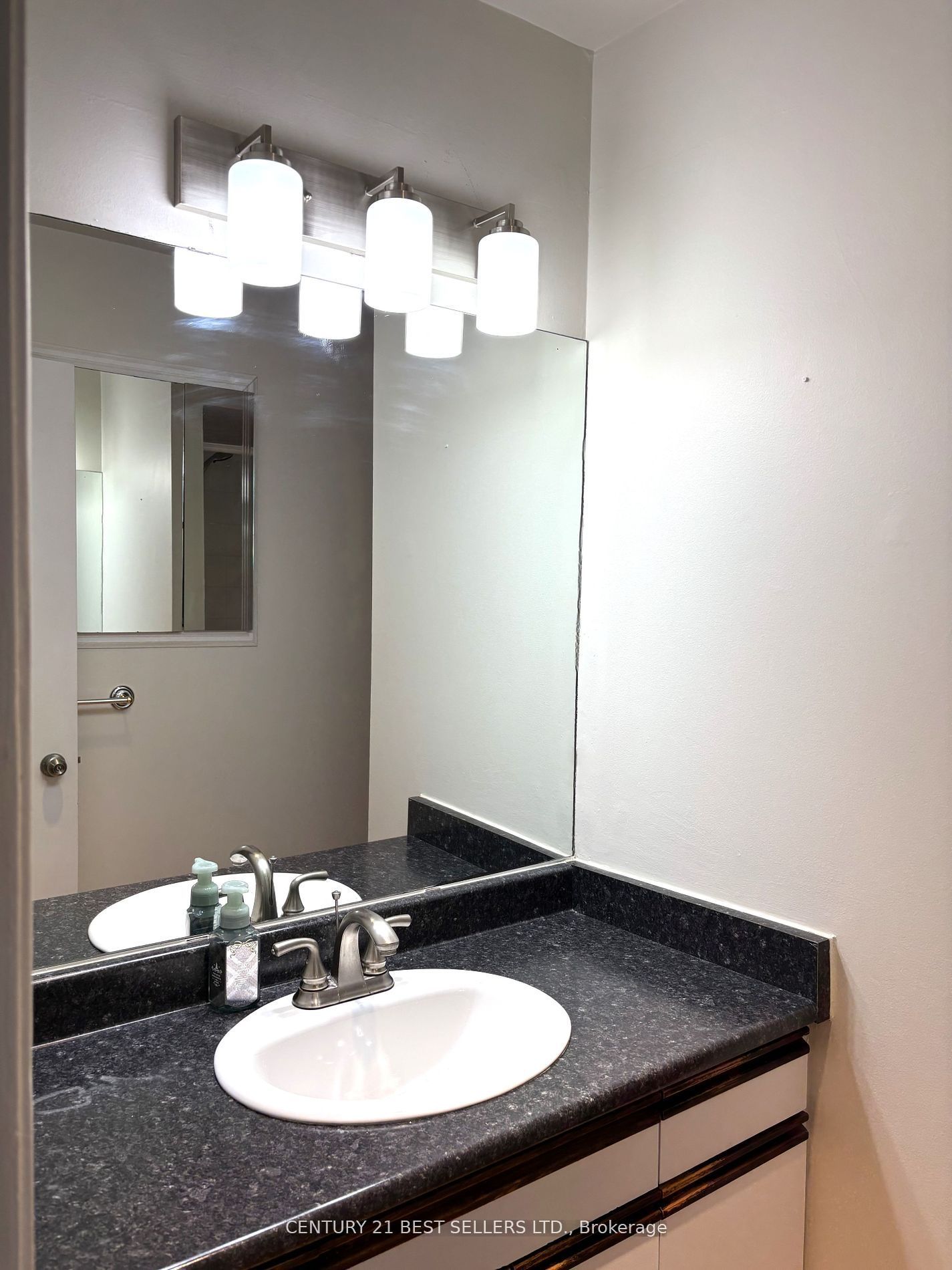 MLS #W12392240 image #8