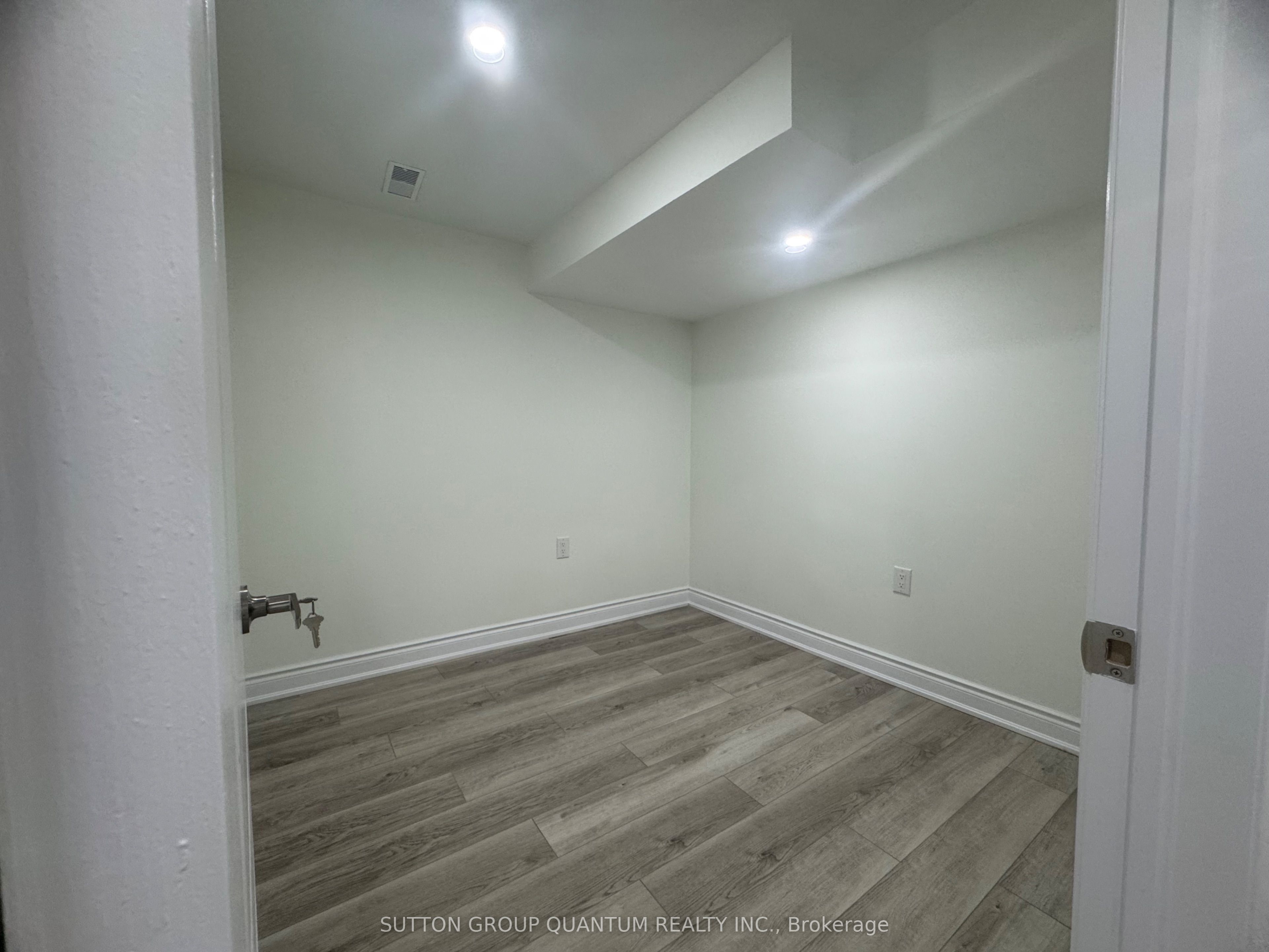 MLS #W12392471 image #8