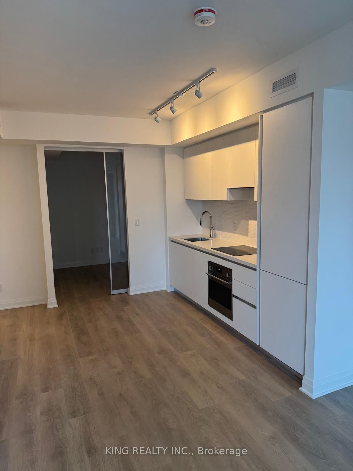 MLS #W12392845 image #4