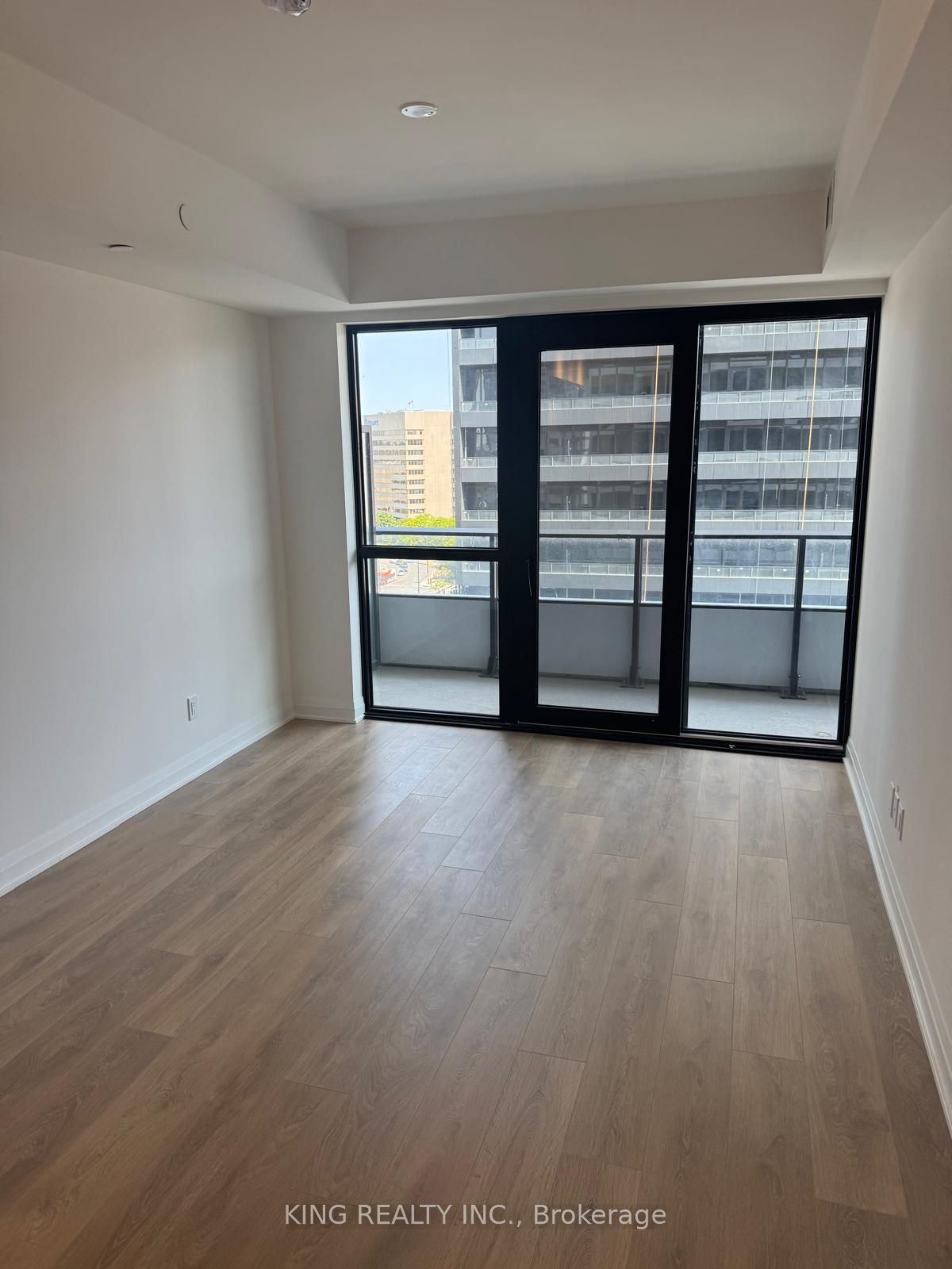 MLS #W12392845 image #6