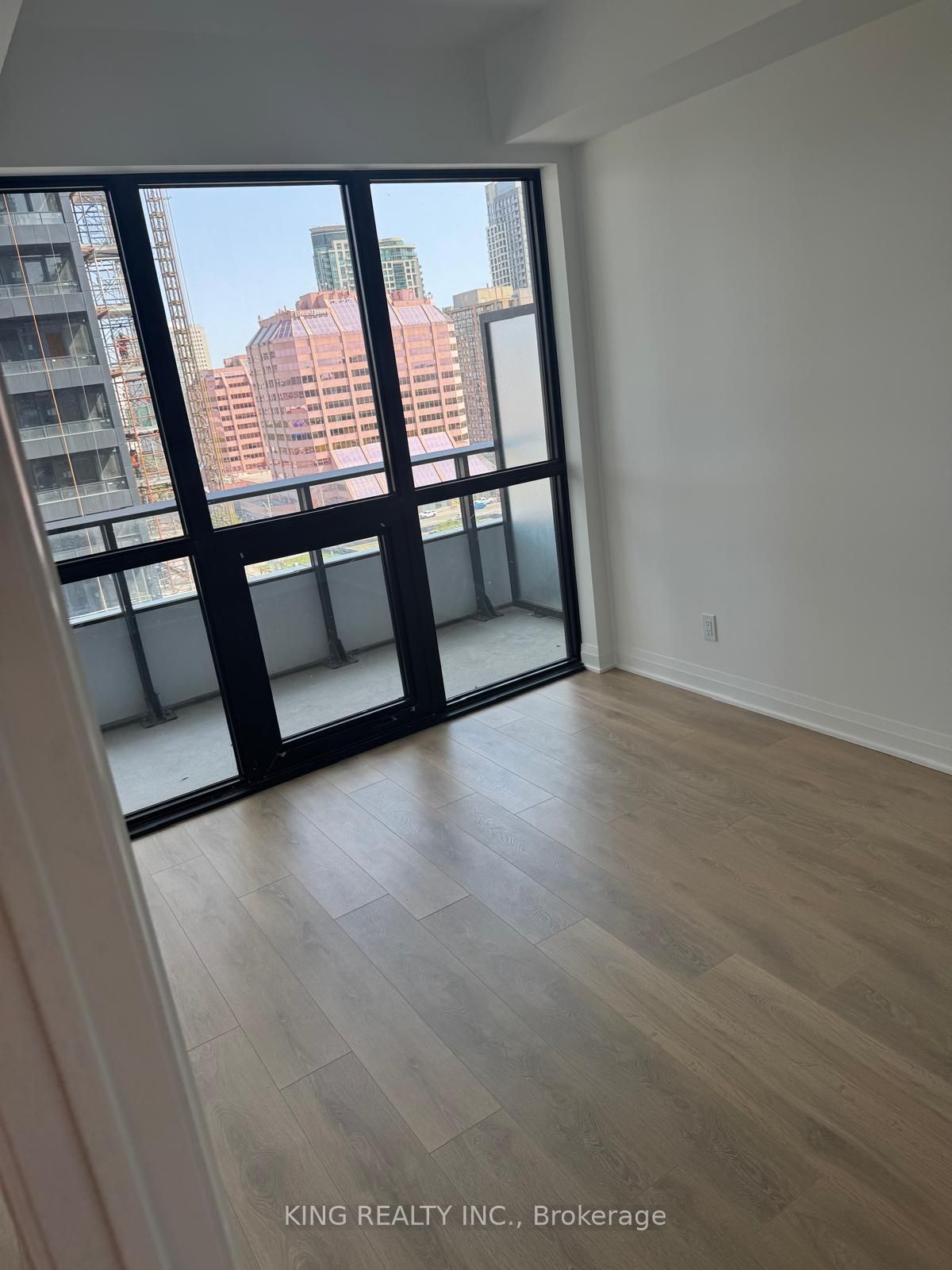 MLS #W12392845 image #7